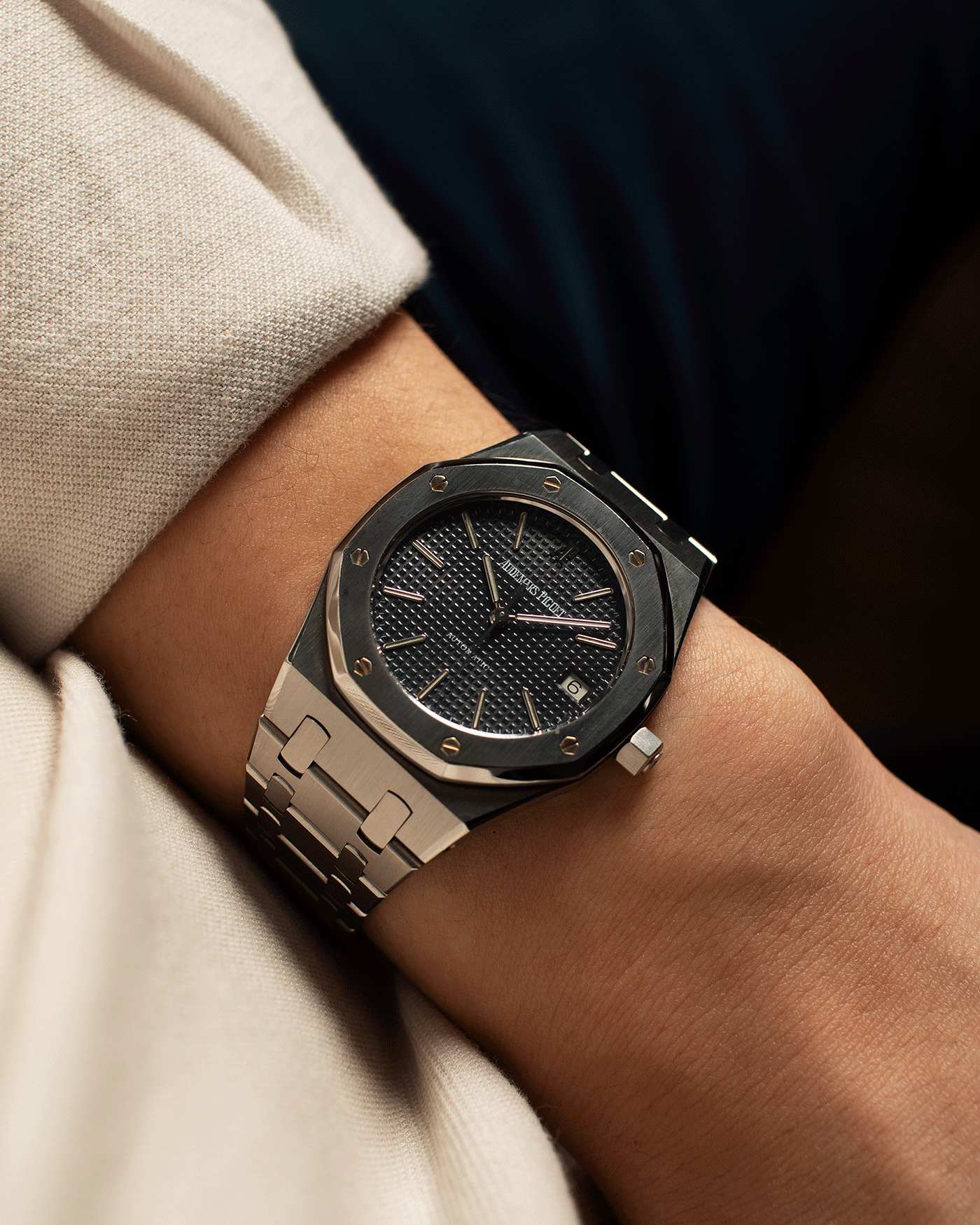 Brand: Audemars Piguet Year: 1999 Model: Royal Oak Reference Number: 14790 Material: Stainless Steel Movement: Cal. 2225 Case Diameter: 36mm Bracelet: Audemars Piguet Integrated Stainless Steel Bracelet