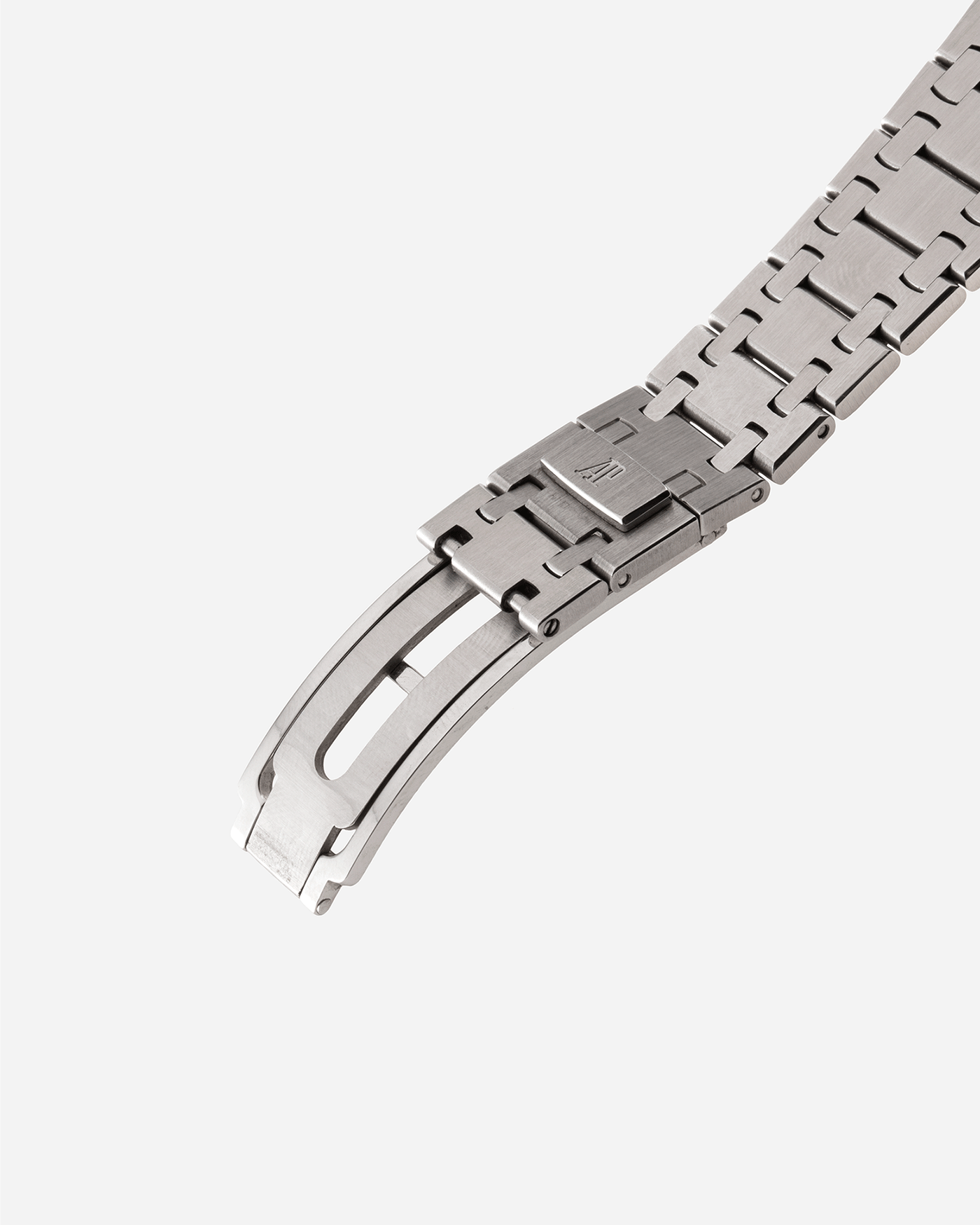 Brand: Audemars Piguet Year: 1999 Model: Royal Oak Reference Number: 14790 Material: Stainless Steel Movement: Cal. 2225 Case Diameter: 36mm Bracelet: Audemars Piguet Integrated Stainless Steel Bracelet