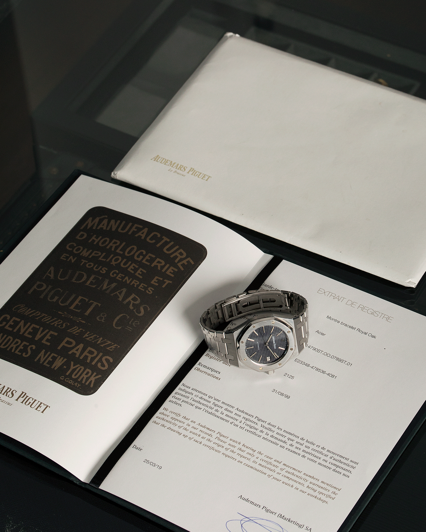 Brand: Audemars Piguet Year: 1999 Model: Royal Oak Reference Number: 14790 Material: Stainless Steel Movement: Cal. 2225 Case Diameter: 36mm Bracelet: Audemars Piguet Integrated Stainless Steel Bracelet