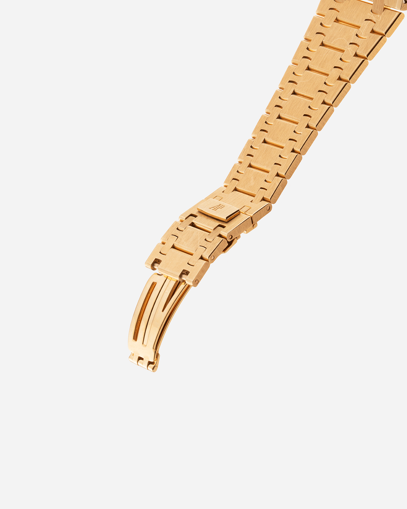 Brand: Audemars Piguet Year: 2006 Model: Royal Oak Reference Number: 15202BA Material: 18k Yellow Gold Movement: Cal 2121 Case Diameter: 39mm Bracelet: Audemars Piguet Integrated 18k Yellow Gold BraceletBrand: Audemars Piguet Year: 2006 Model: Royal Oak Reference Number: 15202BA Material: 18k Yellow Gold Movement: Cal 2121 Case Diameter: 39mm Bracelet: Audemars Piguet Integrated 18k Yellow Gold Bracelet