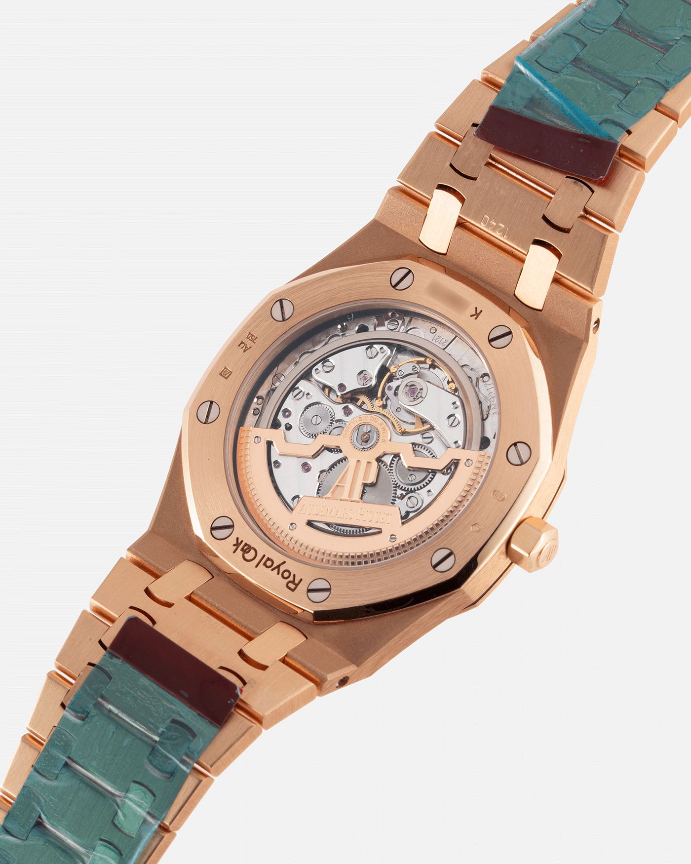 Brand: Audemars Piguet Year: 2019 Model: Royal Oak Reference Number: 15202OR Material:18k Rose Gold Movement: Cal 2121 Case Diameter: 39mm Bracelet: 18k Rose Gold Audemars Piguet Integrated Stainless Steel Bracelet