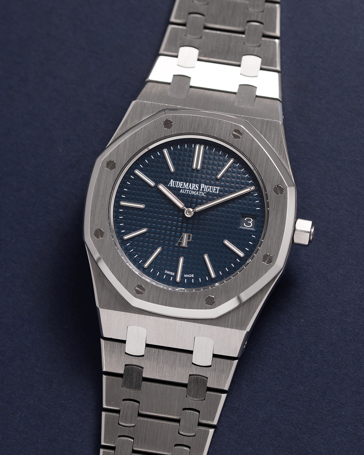 Brand: Audemars Piguet Year: 2014 Model: Royal Oak Reference Number: 15202 Material: Stainless Steel Movement: Cal 2121 Case Diameter: 39mm Bracelet: Audemars Piguet Integrated Stainless Steel Bracelet
