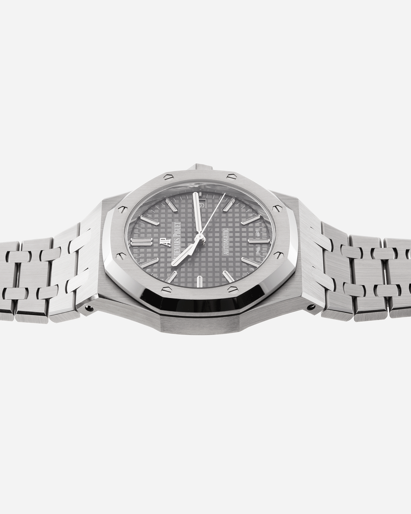 Brand: Audemars Piguet Year: 2020 Model: Royal Oak Reference Number: 15450 Material: Stainless Steel Movement: Cal 3120 Case Diameter: 37mm Bracelet: Audemars Piguet Stainless Steel Bracelet