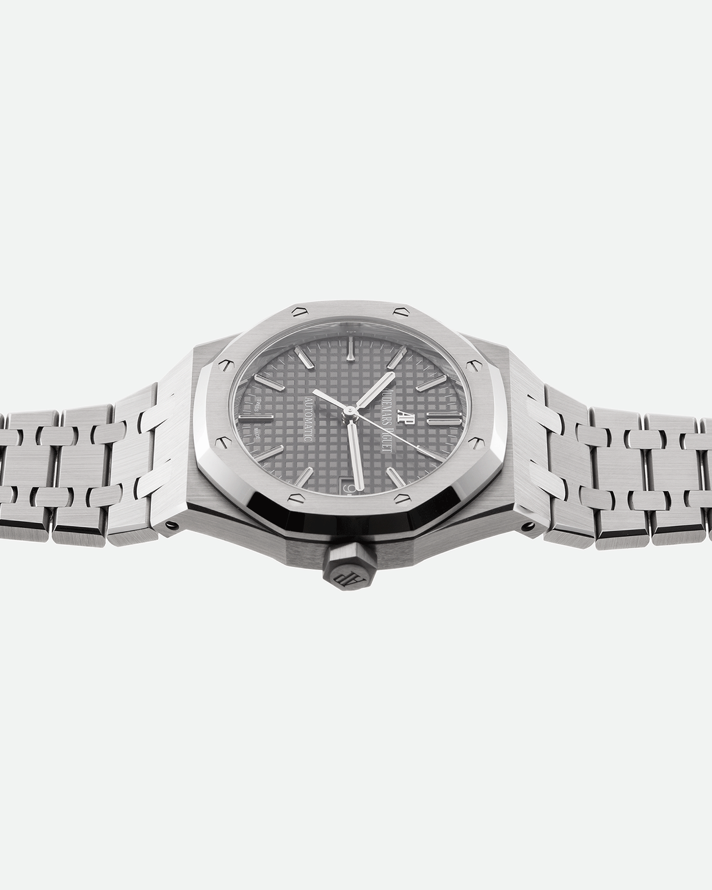 Brand: Audemars Piguet Year: 2020 Model: Royal Oak Reference Number: 15450 Material: Stainless Steel Movement: Cal 3120 Case Diameter: 37mm Bracelet: Audemars Piguet Stainless Steel Bracelet