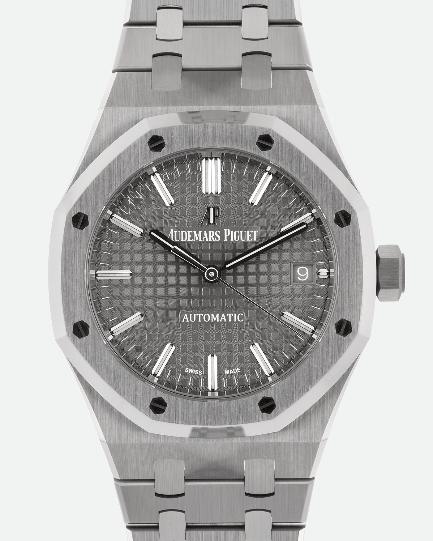 Brand: Audemars Piguet Year: 2020 Model: Royal Oak Reference Number: 15450 Material: Stainless Steel Movement: Cal 3120 Case Diameter: 37mm Bracelet: Audemars Piguet Stainless Steel Bracelet