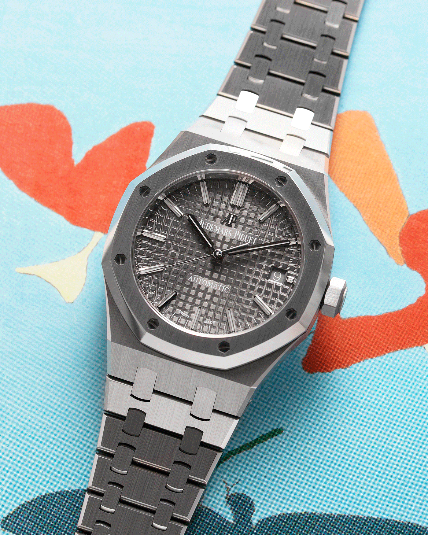 Brand: Audemars Piguet Year: 2020 Model: Royal Oak Reference Number: 15450 Material: Stainless Steel Movement: Cal 3120 Case Diameter: 37mm Bracelet: Audemars Piguet Stainless Steel Bracelet