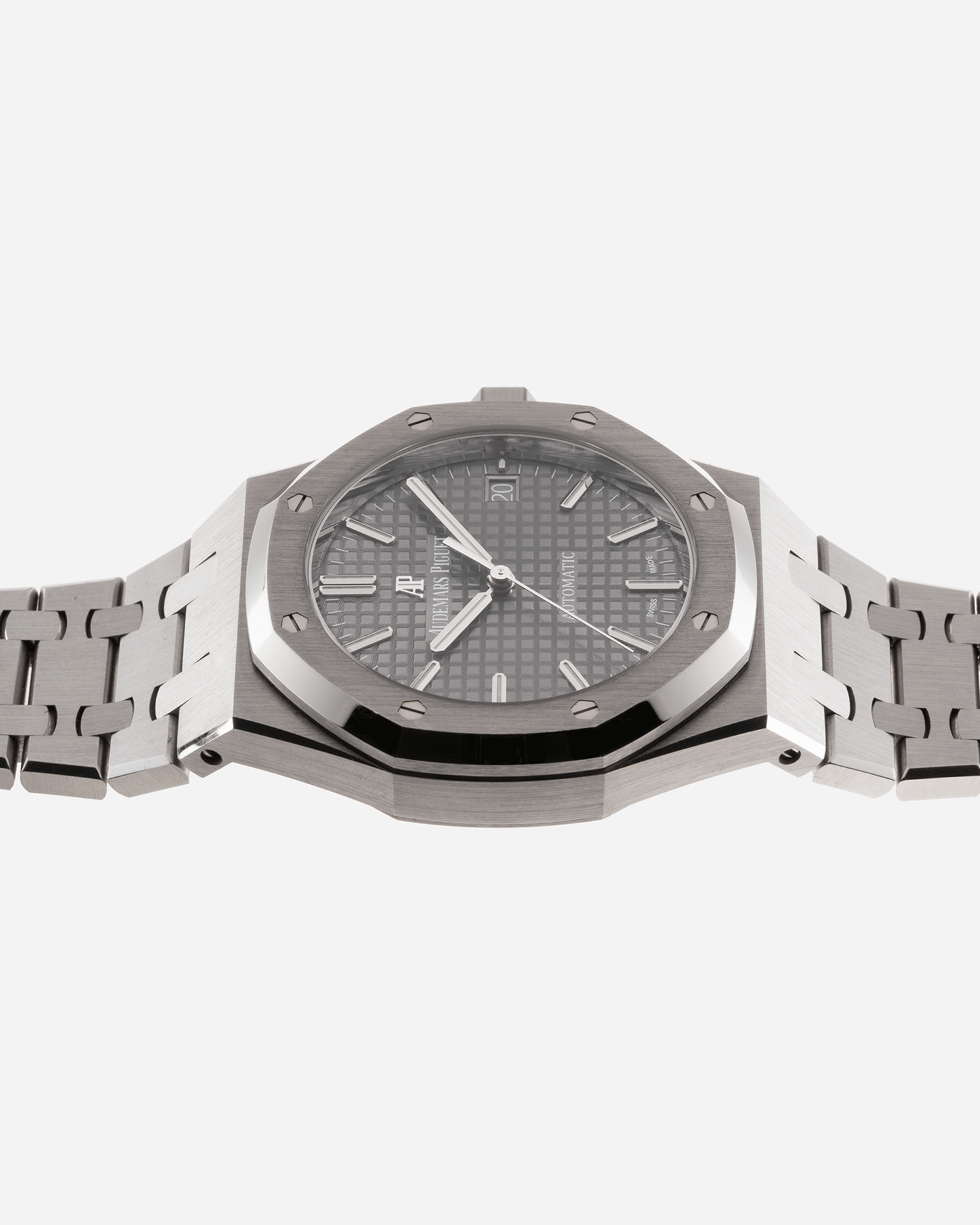 Brand: Audemars Piguet Year: 2020 Model: Royal Oak Reference Number: 15450 Material: Stainless Steel Movement: Cal 3120 Case Diameter: 37mm Bracelet: Audemars Piguet Stainless Steel Bracelet