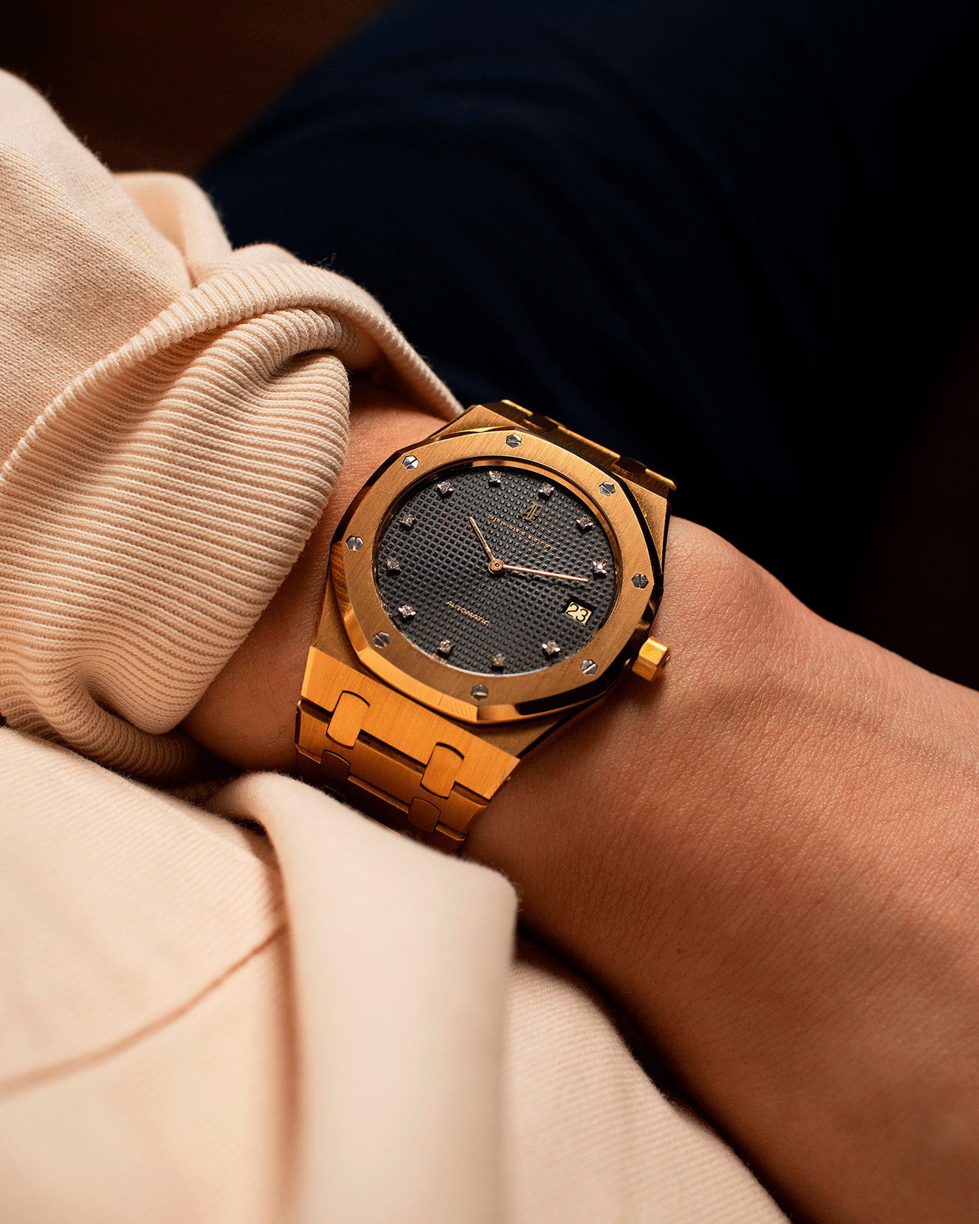 Brand: Audemars Piguet Year: 1980’s Model: Royal Oak Reference Number: 5402BA Material: 18k Yellow Gold Movement: Cal 2121 Case Diameter: 39mm Bracelet: Audemars Piguet Integrated 18k Yellow Gold Bracelet