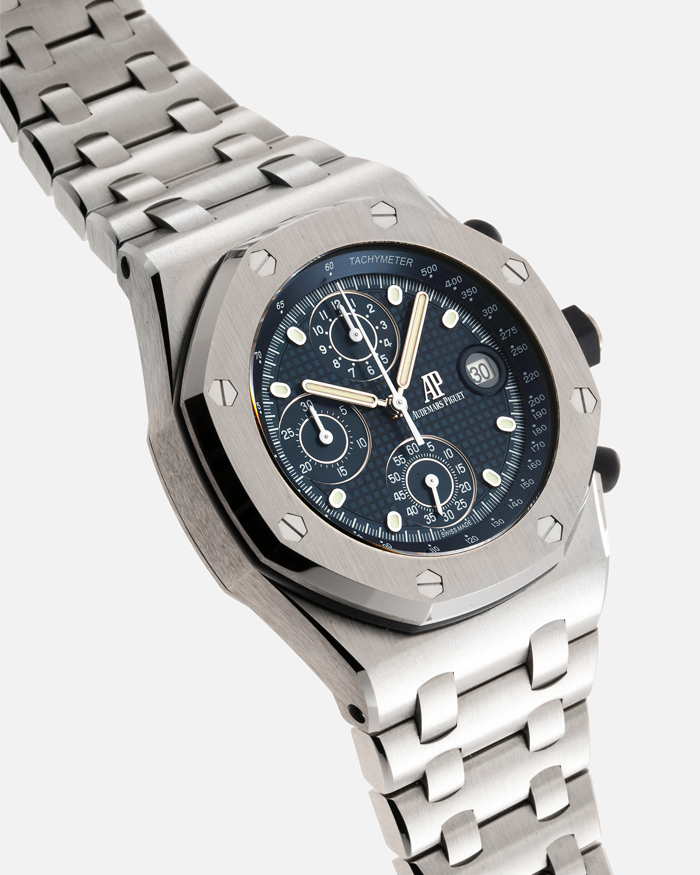 Brand: Audemars Piguet Year: 2021 Model: Royal Oak Offshore Chronograph Ref. 26238ST Material: Stainless Steel Movement: Cal.4404, Self-Winding, Flyback Chronograph Case Diameter: 42mm Strap: Audemars Piguet Stainless Steel Integrated Bracelet, additional Audemars Piguet Rubber Strap with Signed Stainless Steel Tang Buckle 