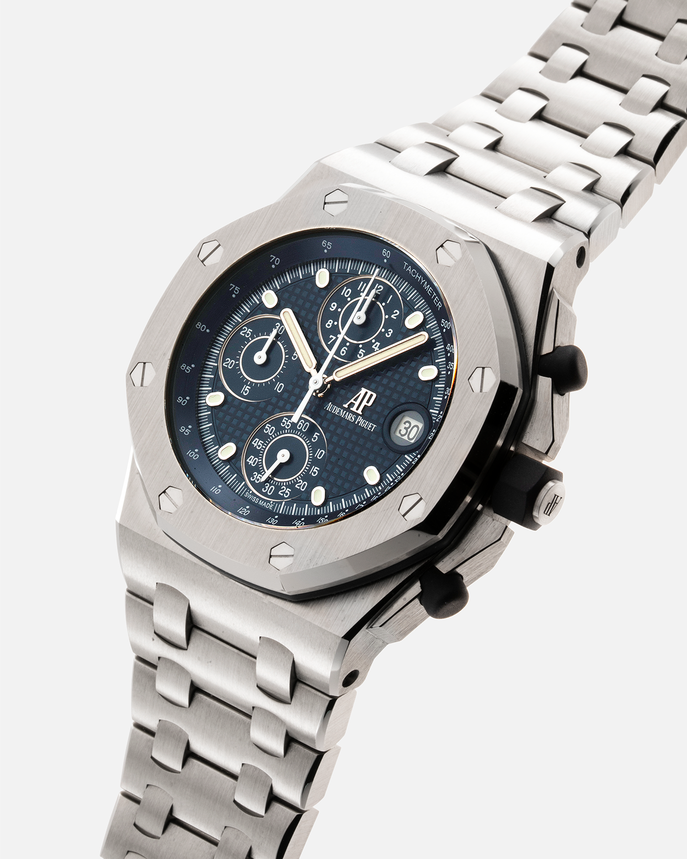 Brand: Audemars Piguet Year: 2021 Model: Royal Oak Offshore Chronograph Ref. 26238ST Material: Stainless Steel Movement: Cal.4404, Self-Winding, Flyback Chronograph Case Diameter: 42mm Strap: Audemars Piguet Stainless Steel Integrated Bracelet, additional Audemars Piguet Rubber Strap with Signed Stainless Steel Tang Buckle 