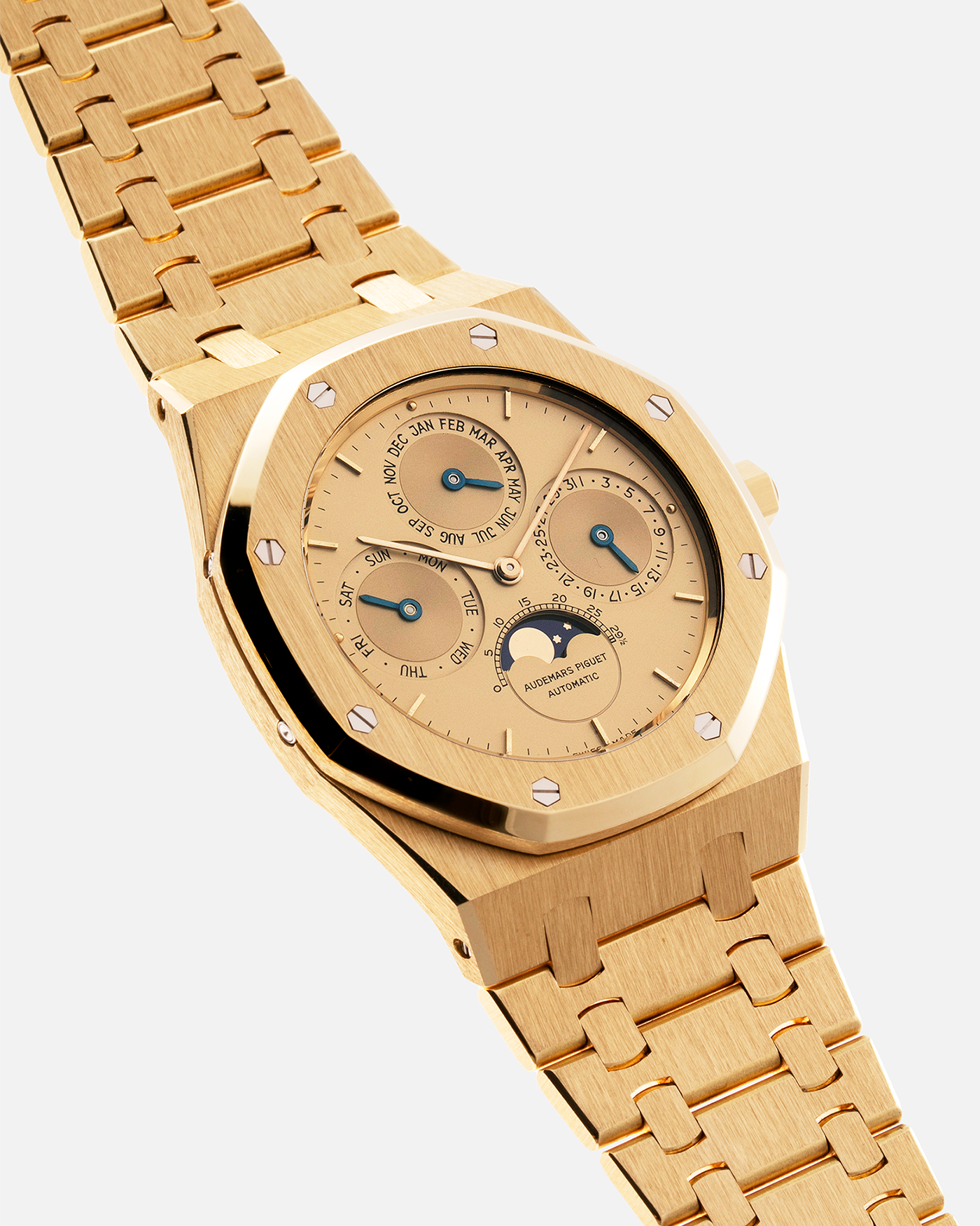 Brand: Audemars Piguet Year: 1980’s Model: Royal Oak Reference Number: 25654BA Material: 18k Yellow Gold Movement: Cal. 2120/2800 Case Diameter: 39mm Bracelet: 18k Yellow Gold Audemars Piguet Integrated Bracelet