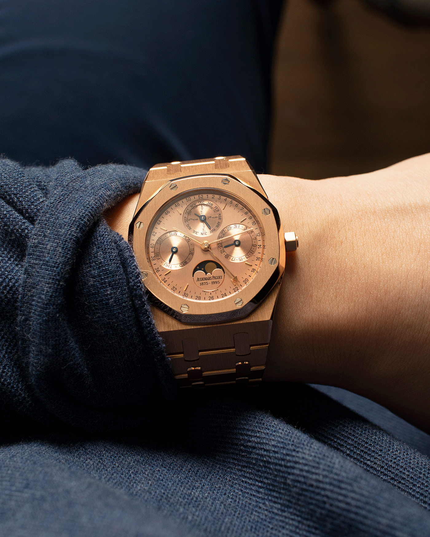 Brand: Audemars Piguet Year: 1995 Model: Royal Oak Reference Number: 25810 Material: 18k Rose Gold Movement: Cal. 2120/2802 Case Diameter: 39mm Bracelet: 18k Rose Gold Audemars Piguet Integrated Bracelet