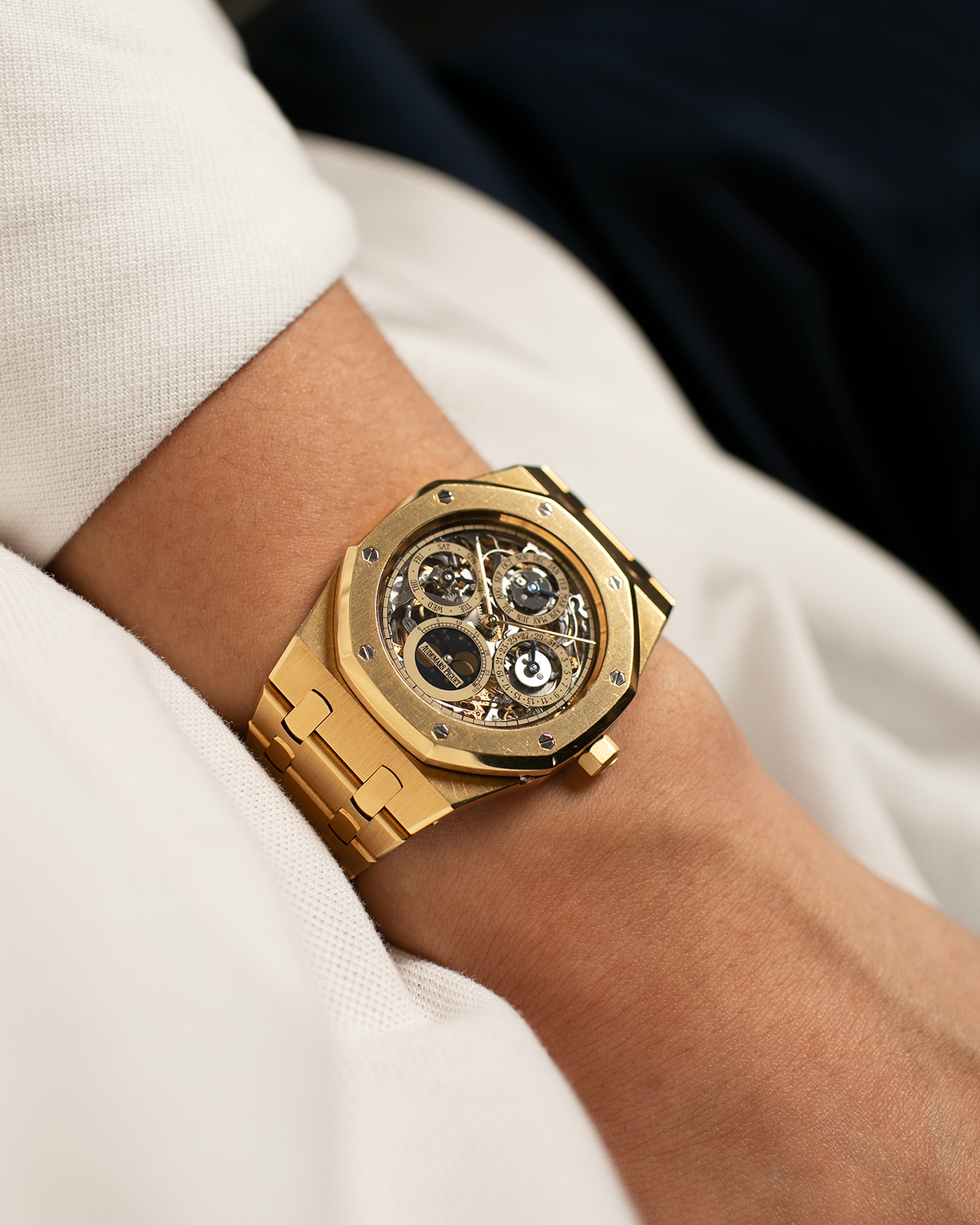 Royal oak quantieme perpetual calendar skeleton 18k yellow gold watch discount