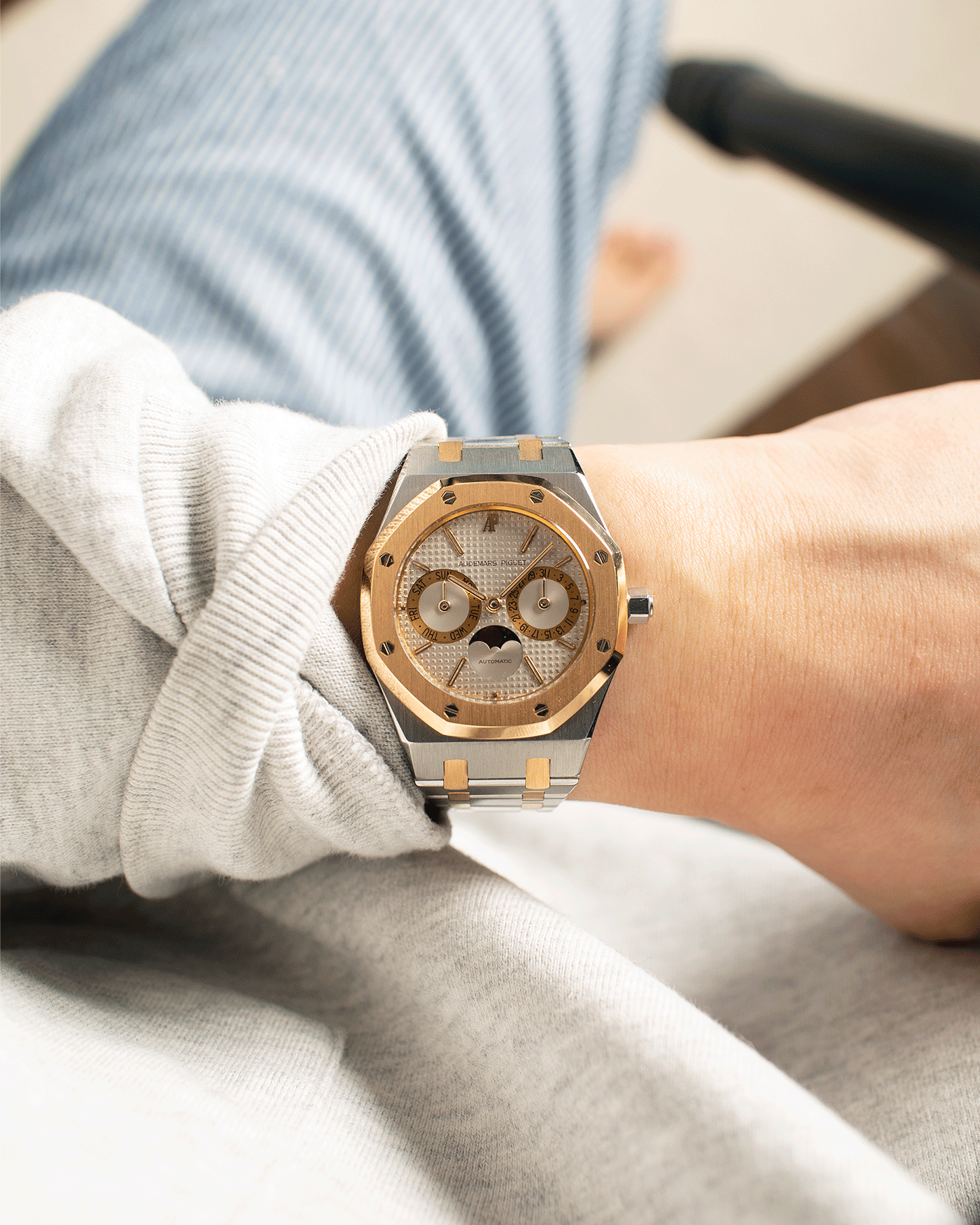 Brand: Audemars Piguet Year: 1980’s Model: Royal Oak Reference Number: 25594 Material: Stainless Steel and 18k Yellow Gold Movement: Cal 2124 Case Diameter: 36mm Bracelet: Audemars Piguet Stainless Steel Integrated Bracelet