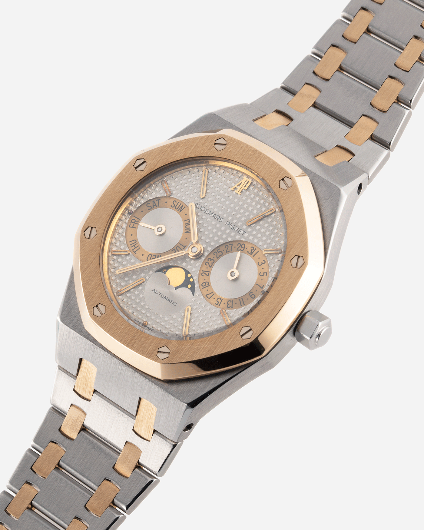 Brand: Audemars Piguet Year: 1980’s Model: Royal Oak Reference Number: 25594 Material: Stainless Steel and 18k Yellow Gold Movement: Cal 2124 Case Diameter: 36mm Bracelet: Audemars Piguet Stainless Steel Integrated Bracelet