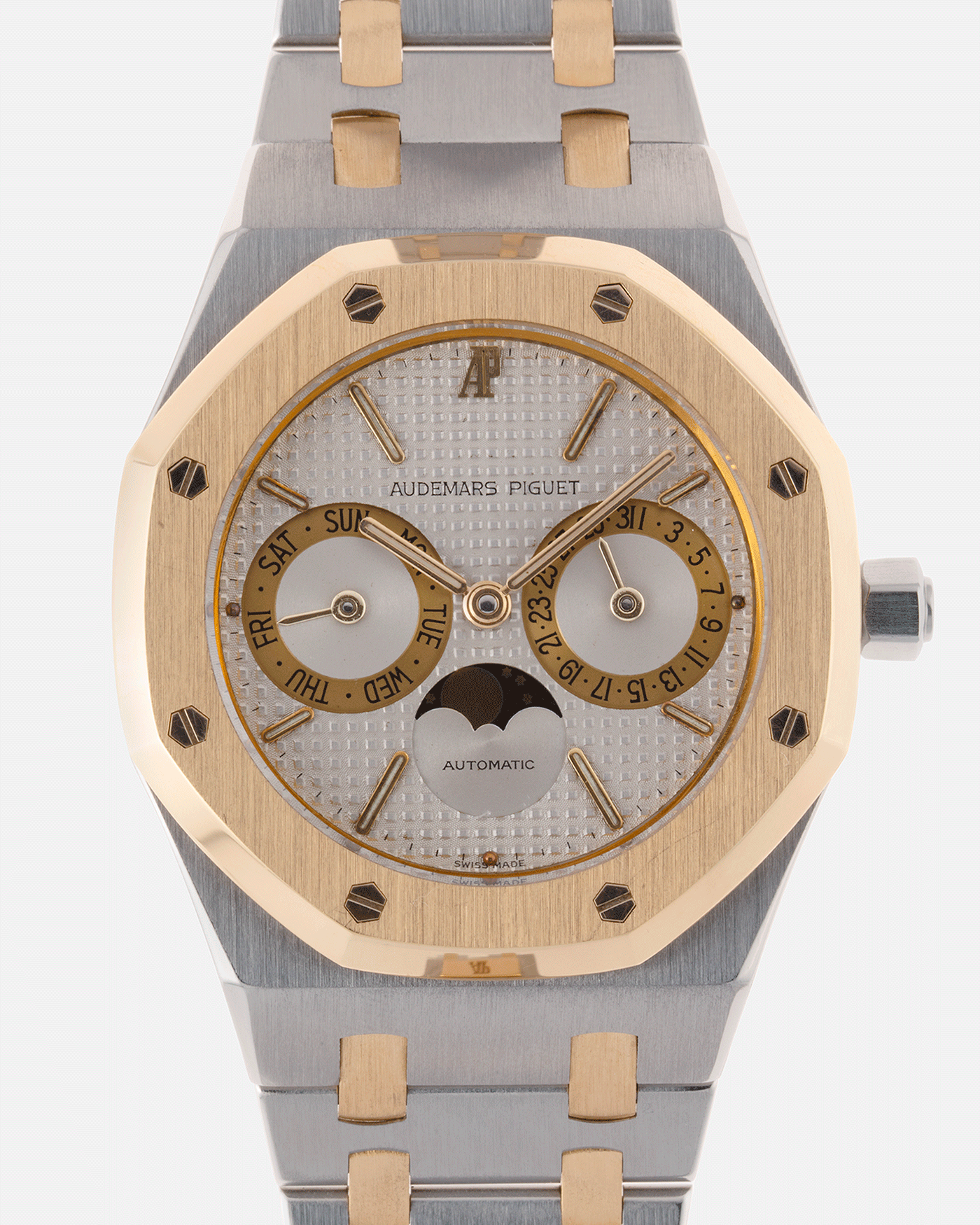 Brand: Audemars Piguet Year: 1980’s Model: Royal Oak Reference Number: 25594 Material: Stainless Steel and 18k Yellow Gold Movement: Cal 2124 Case Diameter: 36mm Bracelet: Audemars Piguet Stainless Steel Integrated Bracelet