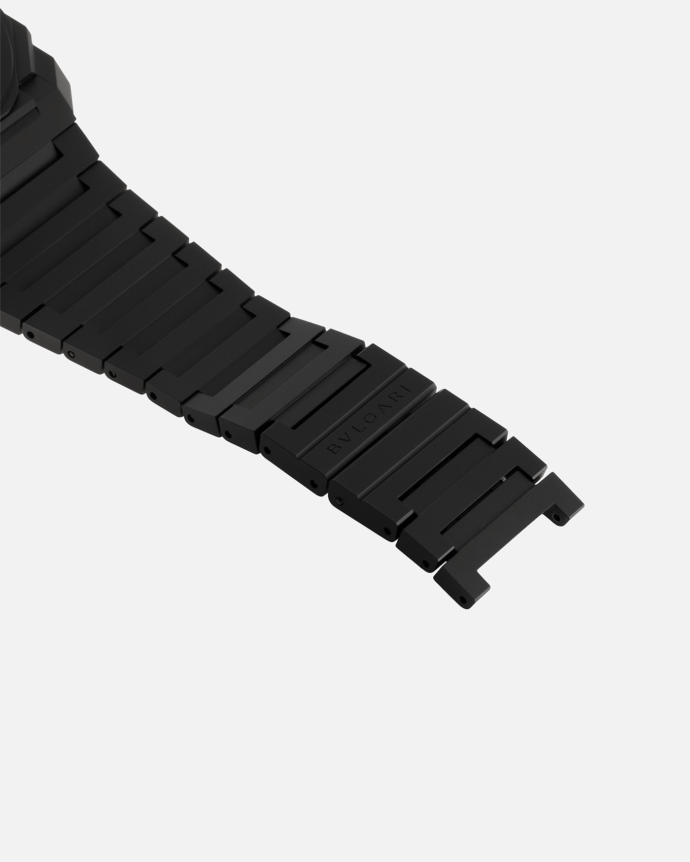 Brand: Bvlgari Year: 2021 Model: Octo Finissimo Tadao Ando Ref Number: 103534 Material: Sand Blasted Black Ceramic Movement: In-House Micro-Rotor BVL 138 Case Diameter: 40mm Bracelet: Bvlgari Integrated Sand Blasted Ceramic Bracelet