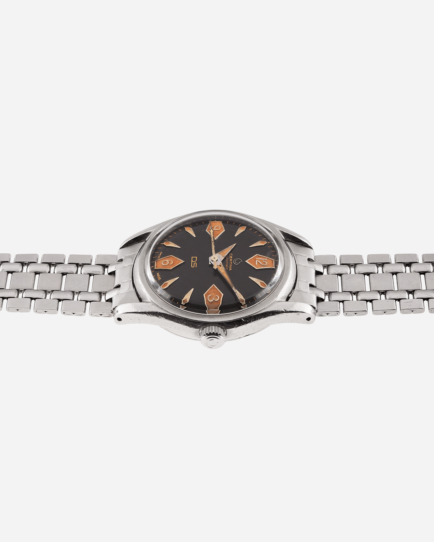 Brand: Certina Model: DS Diver 5601-013 Year: 1960’s Material: Stainless Steel Movement: Certina Caliber 25-65 Case Diameter: 36mm Lug Width: 18mm Bracelet: Original Stainless Steel Gay Freres Certina Bracelet