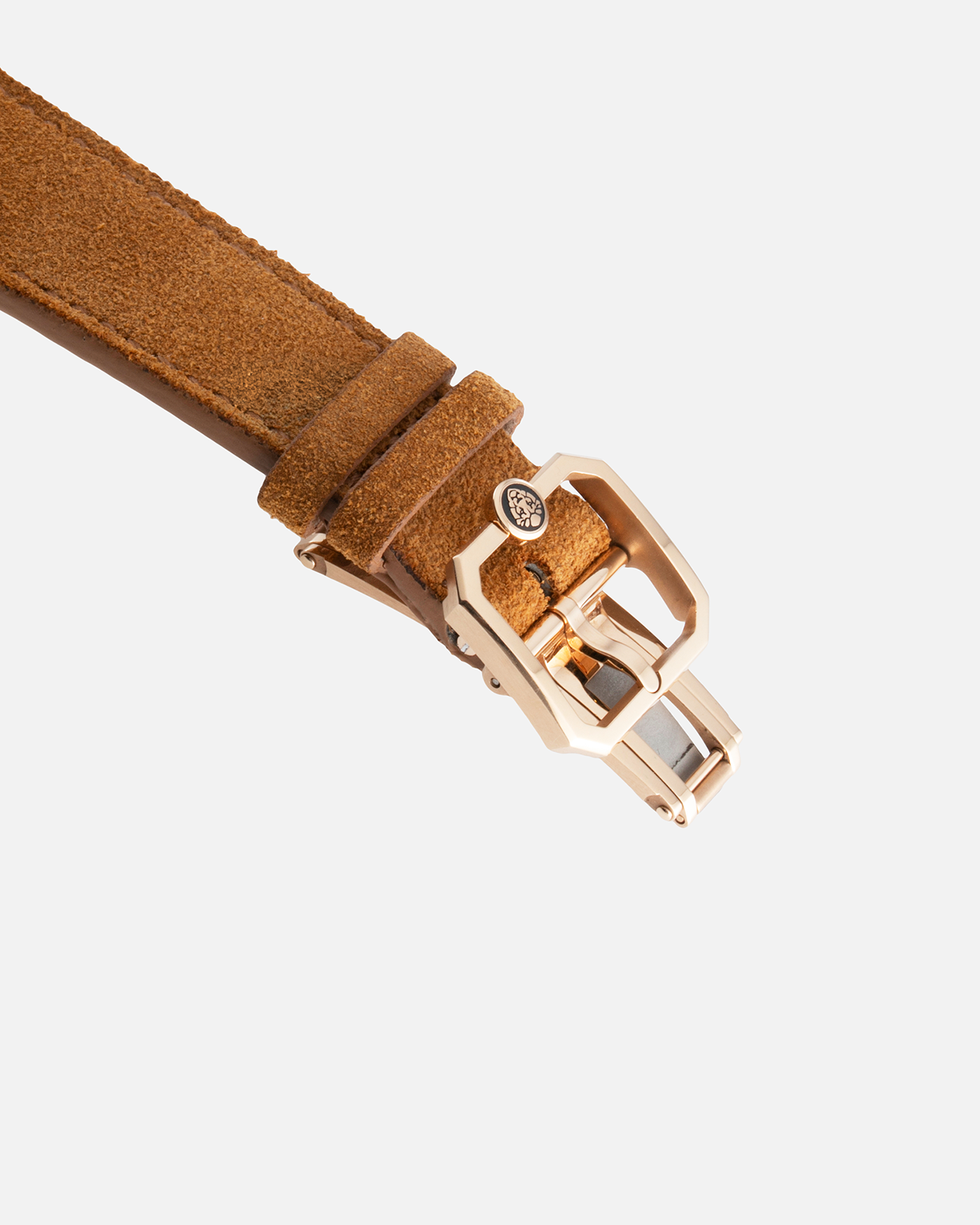 Brand: Chanel Year: 2016 Model: Monsieur De Chanel Jump Hour H6596 Material: 18-carat Beige Gold Movement: In-house Chanel Cal. 1, Manual-Winding  Case Diameter: 40mm Bracelet/Strap: Tanned Suede Strap from Rios 1931 with 18-carat Beige Gold Signed Deployant Clasp