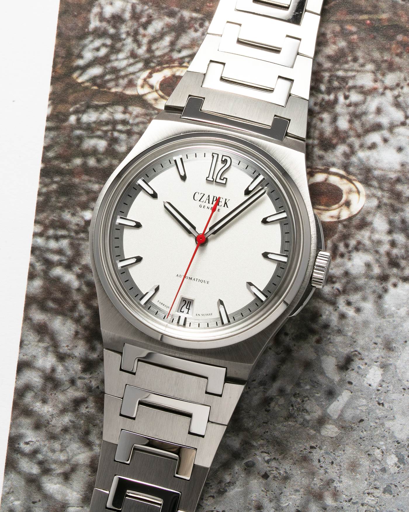 Brand: Czapek  Year: 2021 Model: Antarctique “Monochrome White”, Limited Edition of 33 pieces Material: Stainless Steel Movement: Cal. SXH5, Self-Winding, Platinum Micro-Rotor Case Diameter: 40.5mm Strap: Czapek Integrated Stainless Steel Bracelet with Signed Deployant Clasp and Micro-adjust Mechanism, additional Blue Czapek Rubber Strap with Signed Stainless Steel Deployant Clasp