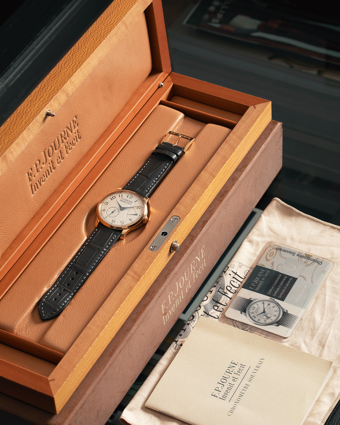 Brand: F.P. Journe Year: 2009 Model: Chronometre Souverain Material: 18k Rose Gold Movement: in-house FPJ calibre 1304 Case Diameter: 38mm Bracelet/Strap: F.P. Journe Grey Alligator and 18k Rose Gold Tang Buckle