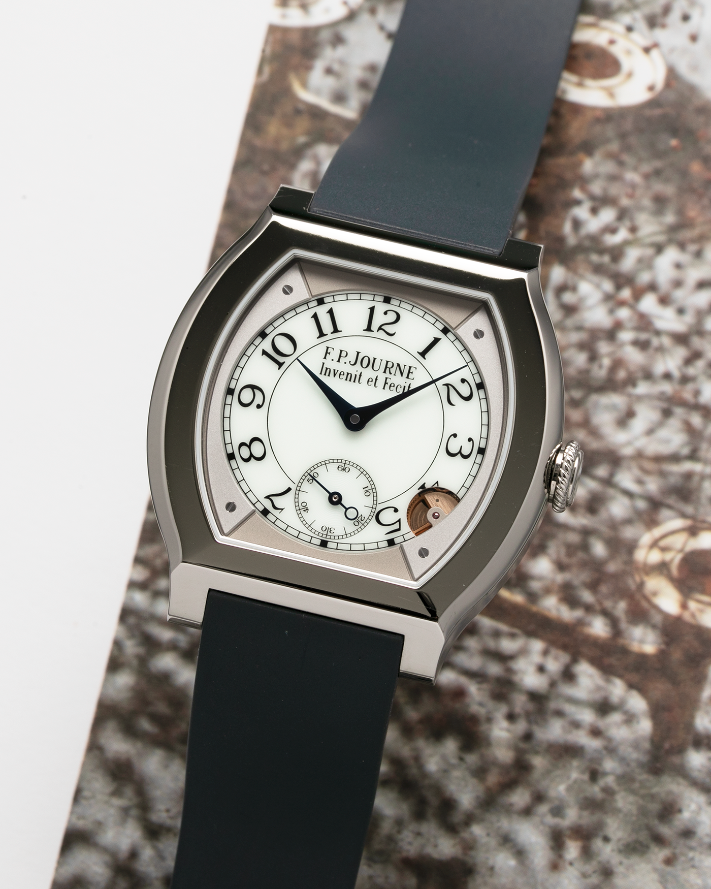 Brand: F.P. Journe Year: 2022 Model: Elegante 40 Material: Titanium Movement: FPJ Calibre 1210 Case Diameter: 40mm Bracelet/Strap: F.P. Journe Blue Rubber Strap
