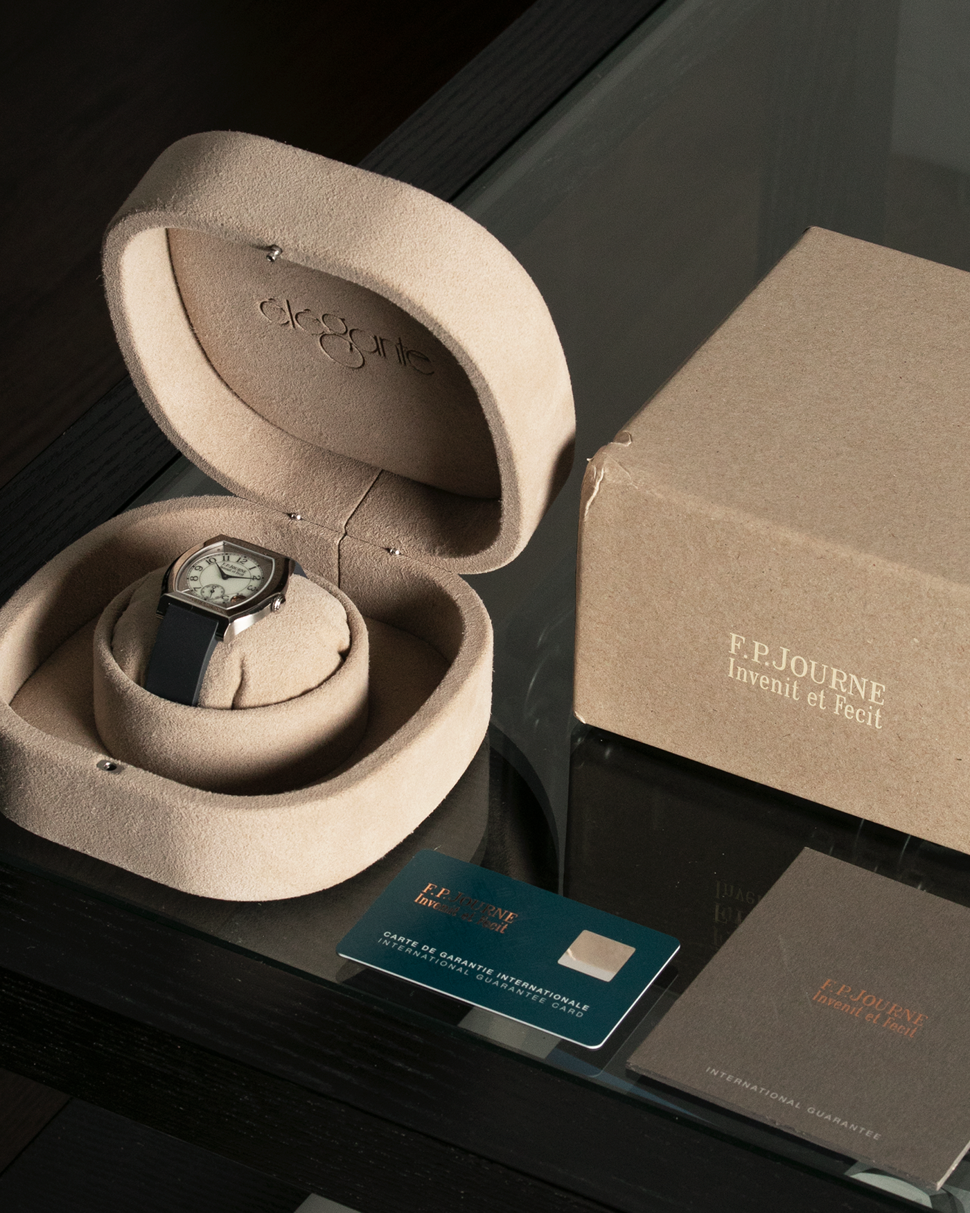 Brand: F.P. Journe Year: 2022 Model: Elegante 40 Material: Titanium Movement: FPJ Calibre 1210 Case Diameter: 40mm Bracelet/Strap: F.P. Journe Blue Rubber Strap