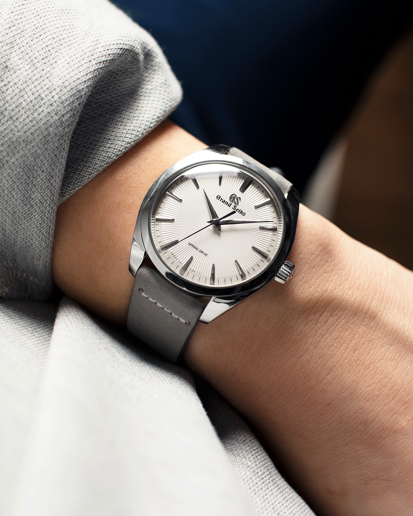 Brand: Grand Seiko Year: 2020 Reference Number: SBGY003 Spring Drive Material: Stainless Steel Movement: Cal 9R31 Case Diameter: 38.5mm Strap: Grey Suede Strap and Original Grand Seiko Black Crocodile Strap with Stainless Steel Deployant