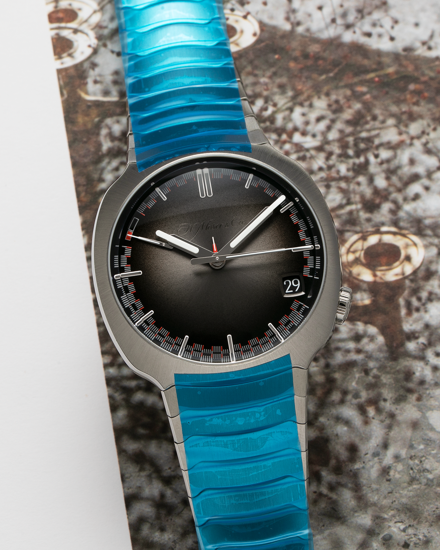 Brand: H. Moser & Cie Year: 2022 Model: Streamliner Perpetual Calendar, Ref. 6812-1200 Material: Stainless Steel Movement: Cal. HMC 812, Manual-wind Case Diameter: 42.3mm Bracelet/Strap: H. Moser & Cie Integrated Stainless Steel Bracelet with Deployant Clasp