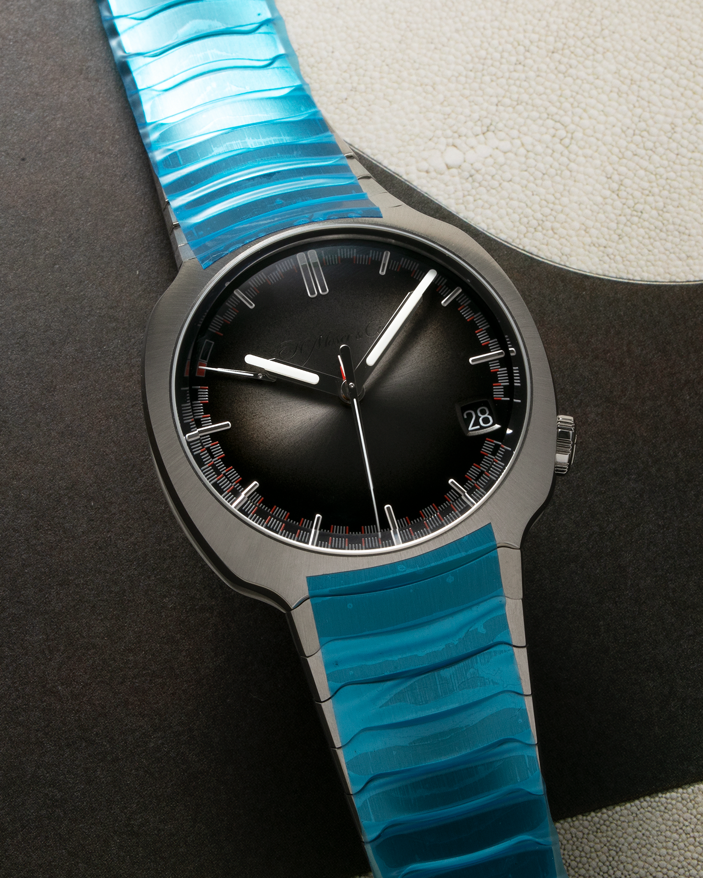 Brand: H. Moser & Cie Year: 2022 Model: Streamliner Perpetual Calendar, Ref. 6812-1200 Material: Stainless Steel Movement: Cal. HMC 812, Manual-wind Case Diameter: 42.3mm Bracelet/Strap: H. Moser & Cie Integrated Stainless Steel Bracelet with Deployant Clasp
