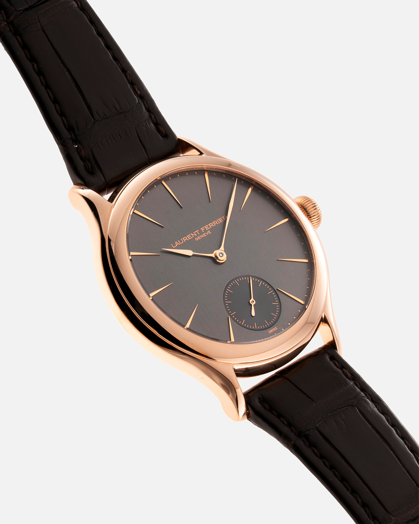 Brand: Laurent Ferrier Year: 2012 Model: Galet Classic Micro-Rotor Material: 18k Rose Gold Movement: Cal. 229.01 Micro-Rotor Case Diameter: 40mm Bracelet/Strap: Laurent Ferrier Brown Alligator Leather Strap with Laurent Ferrier 18k Rose Gold Tang Buckle