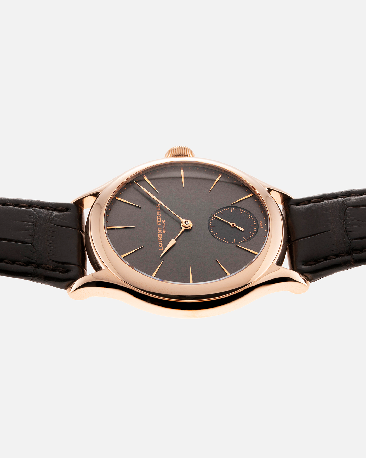 Brand: Laurent Ferrier Year: 2012 Model: Galet Classic Micro-Rotor Material: 18k Rose Gold Movement: Cal. 229.01 Micro-Rotor Case Diameter: 40mm Bracelet/Strap: Laurent Ferrier Brown Alligator Leather Strap with Laurent Ferrier 18k Rose Gold Tang Buckle