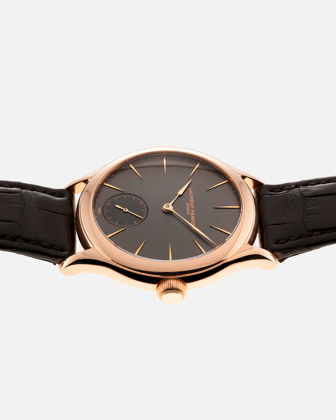 Brand: Laurent Ferrier Year: 2012 Model: Galet Classic Micro-Rotor Material: 18k Rose Gold Movement: Cal. 229.01 Micro-Rotor Case Diameter: 40mm Bracelet/Strap: Laurent Ferrier Brown Alligator Leather Strap with Laurent Ferrier 18k Rose Gold Tang Buckle