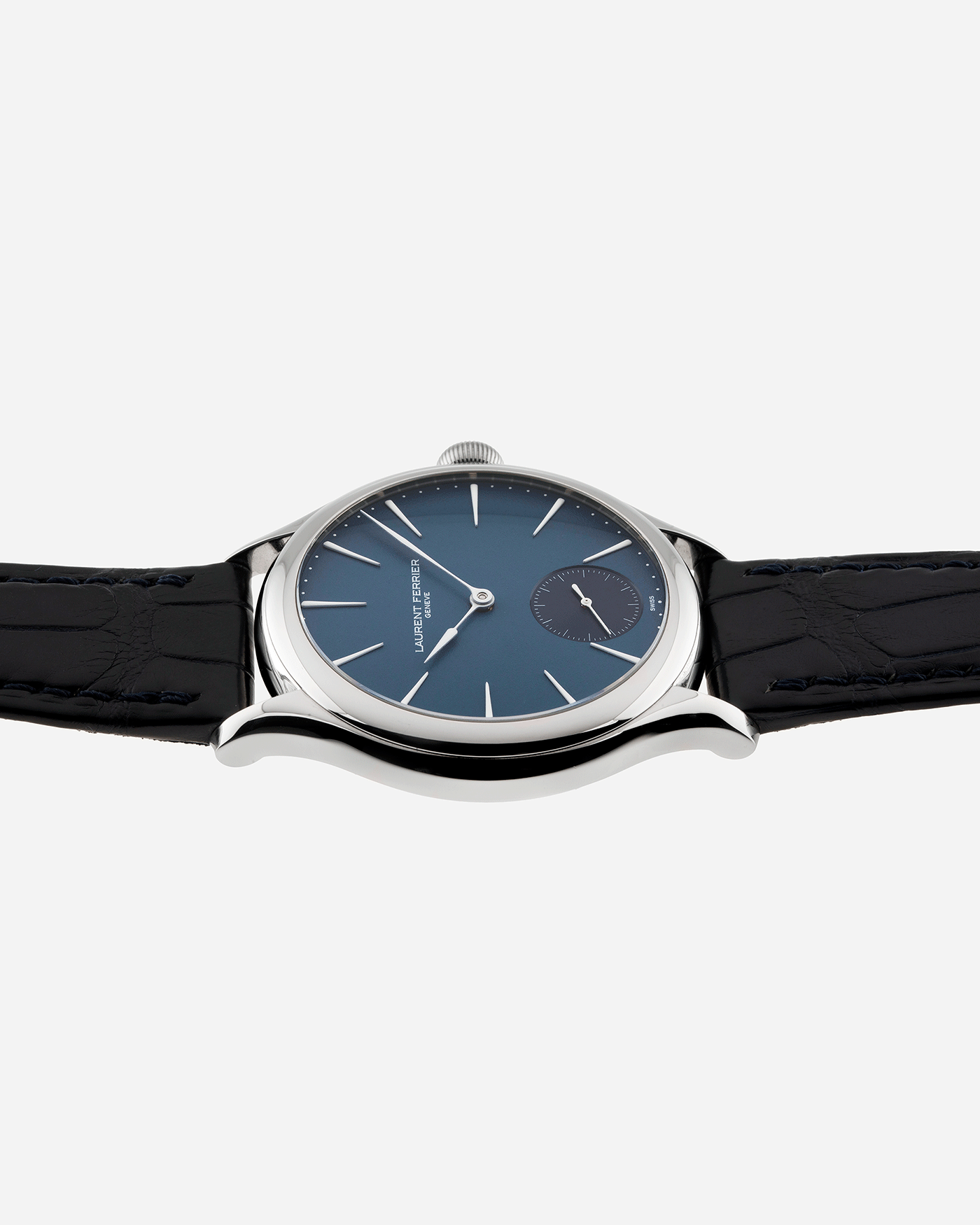 Brand: Laurent Ferrier Year: 2020 Model: Galet Classic Antoine de Macedo Material: Stainless Steel Movement: Cal. 229.01 Micro Rotor Case Diameter: 40mm Bracelet/Strap: Laurent Ferrier Blue Alligator Leather Strap with Laurent Ferrier Stainless Steel Tang Buckle