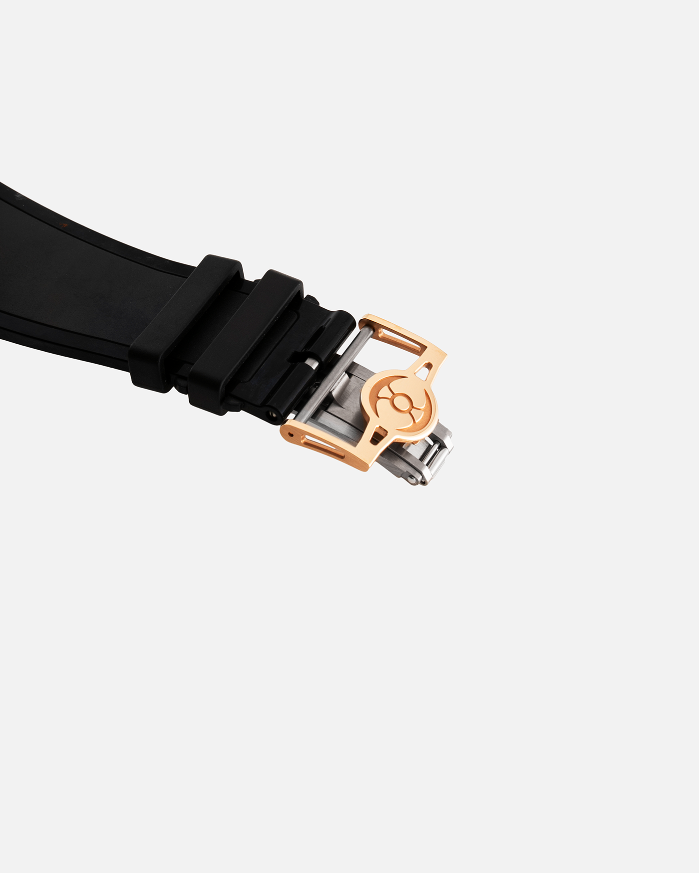 Brand: MB&F Year: 2022 Model: HM7 Aquapod Material: 18k Rose Gold Movement: In-House 3D Vertical Architecture MB&F HM7 Tourbillon Case Diameter: 53.8mm X 21.3mm With Articulating Lugs Bracelet/Strap: MB&F Black Rubber Strap with 18k Rose Gold Deployant Clasp