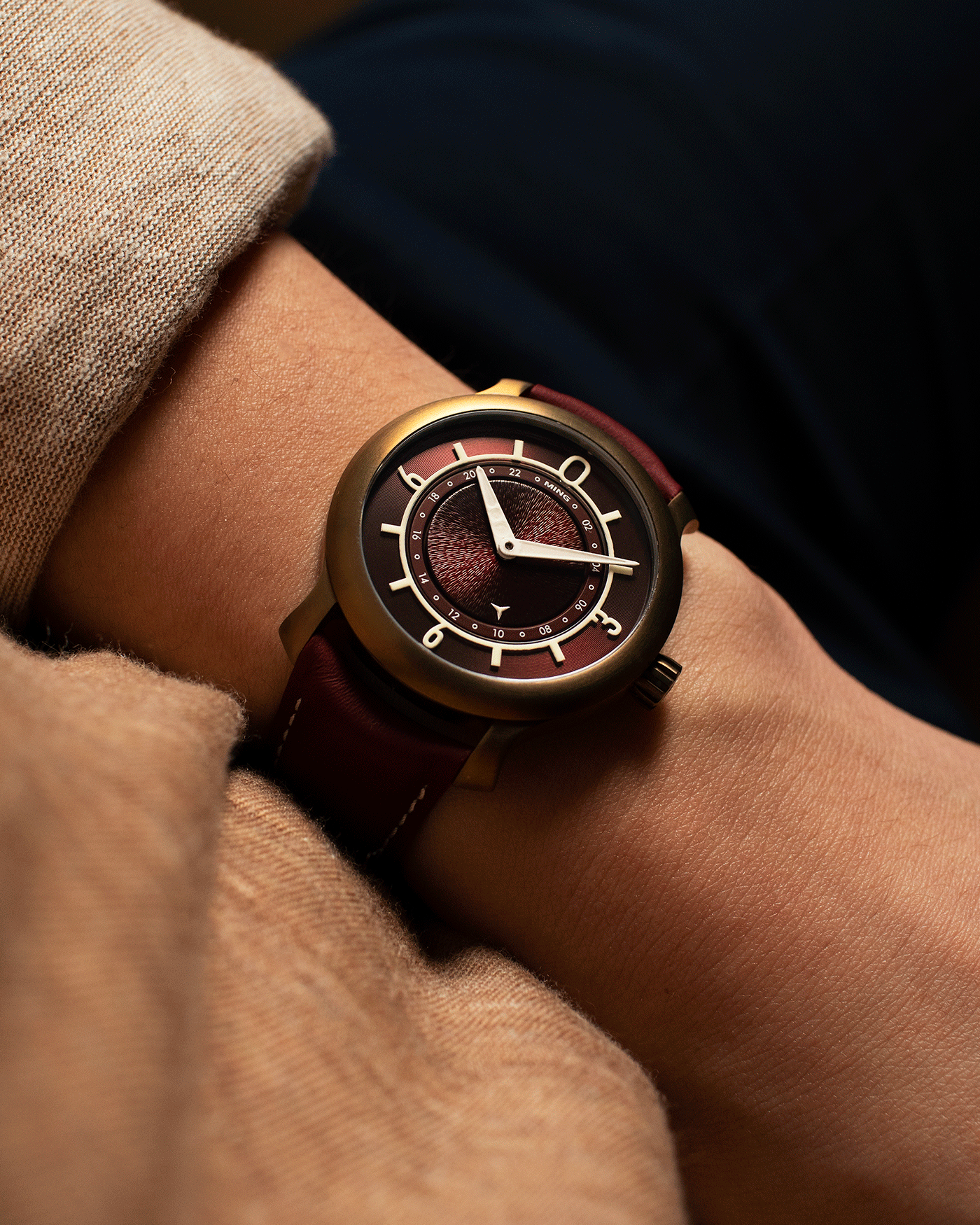 Brand: Ming Year: 2018 Model: 17.03 BB Edition Material: Anodised Grade 2 Titanium Movement: Self-Winding Sellita SW 330-1 Case Diameter: 38mm Strap: Ming Burgundy Smooth Calf by Jean Rousseau Paris and Matching Annodised Grade 2 Titanium Tang Buckle