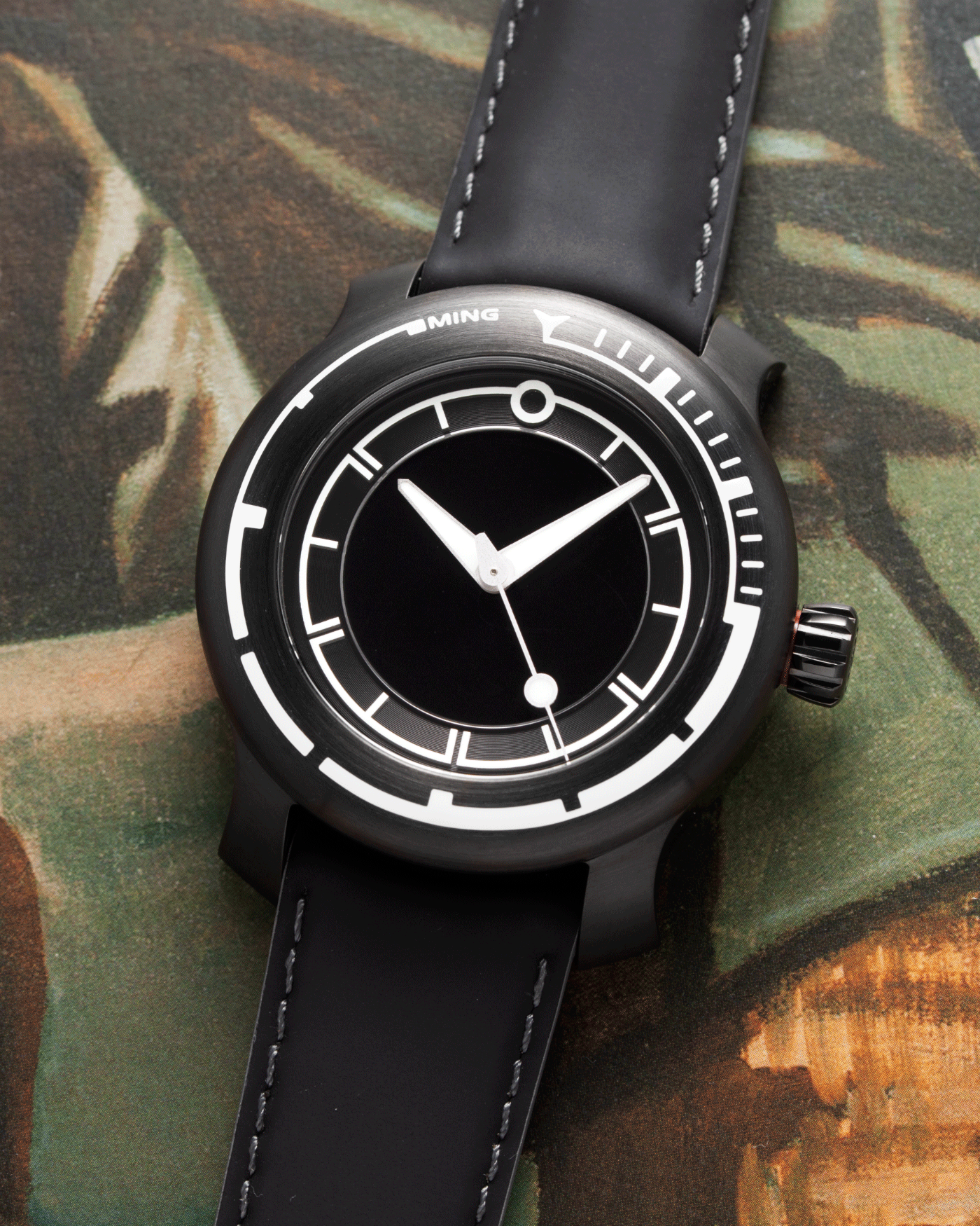 Brand: Ming Year: 2020 Model: 18.01 H41 Diver DLC Material: DLC Coated Grade-5 Titanium Movement: Heavily Modified ETA 2824-2 Case Diameter: 40mm Strap: Jean Rousseau Black Rubber for MING