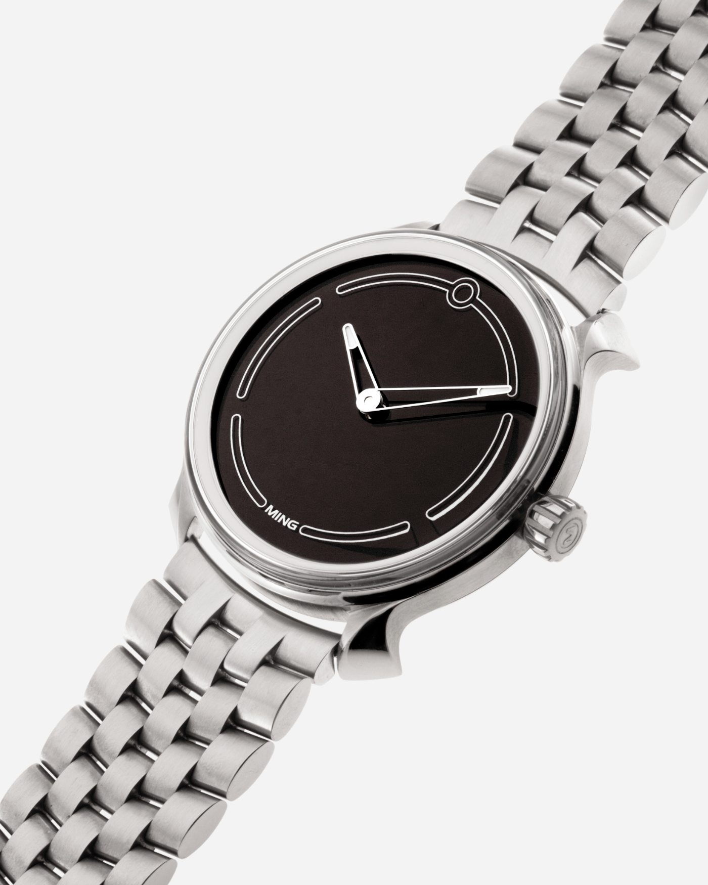 Brand: Ming Year: 2021 Model: 19.05 Material: Grade 5 Titanium Movement: Schwarz-Etienne for MING Cal. ASE 200.1 Case Diameter: 39mm Strap: Ming Universal Titanium Bracelet