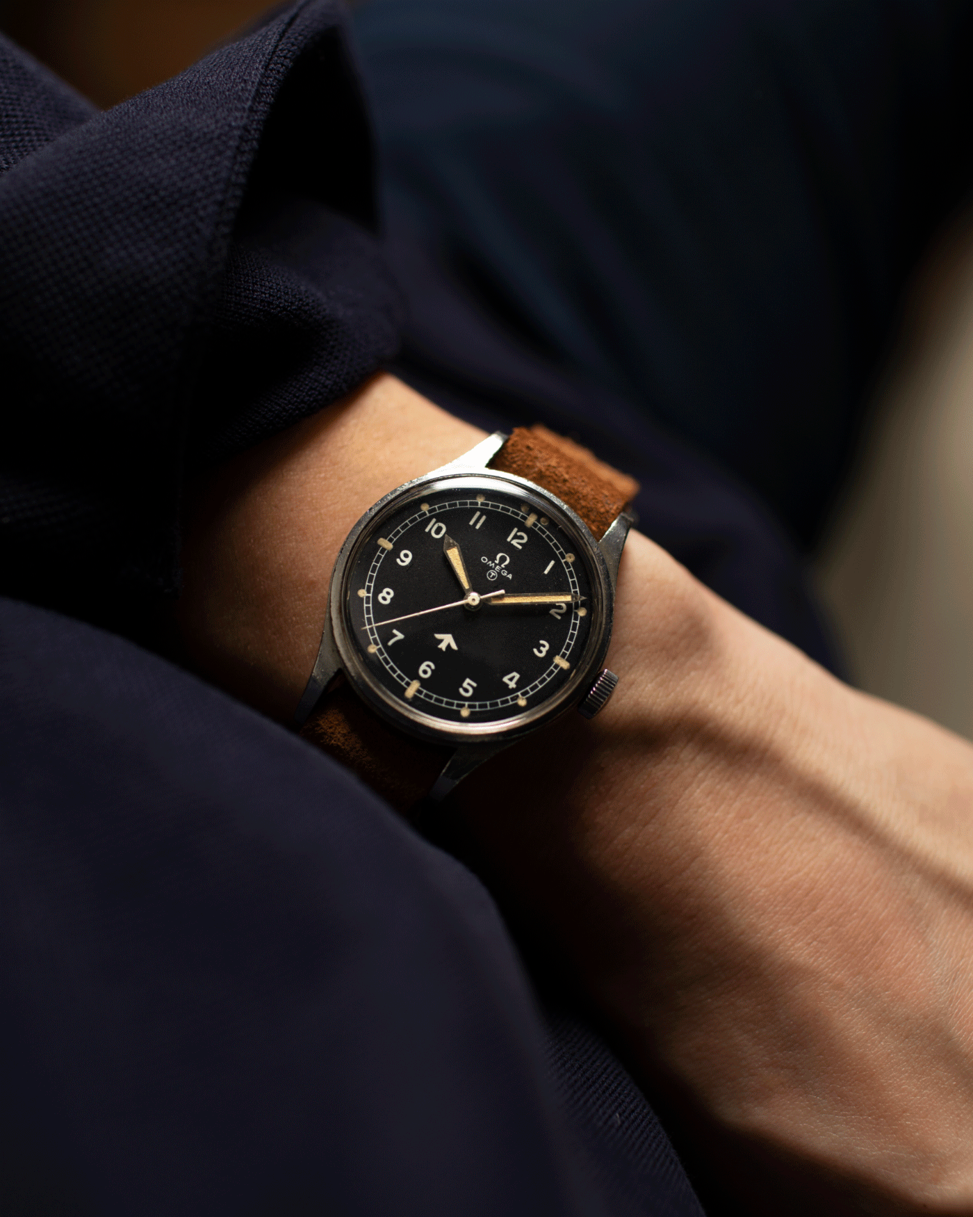 Brand: Omega Year: 1953 Model: Fat Arrow 53 Reference Number: CK 2777-1 Material: Stainless Steel Movement: ‘Specially Adjusted’ Cal. 283 Case Diameter: 37mm Lug Width: 18mm Bracelet/Strap: JPM X S.Song Sand Brown Distressed Leather NATO