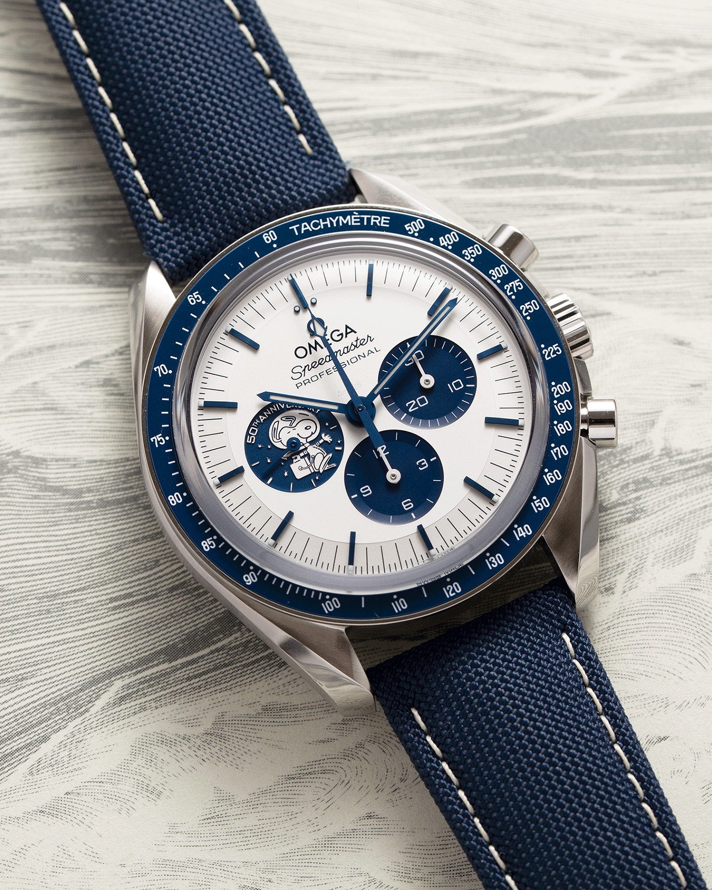 Omega speedmaster discount snoopy 50th anniversary