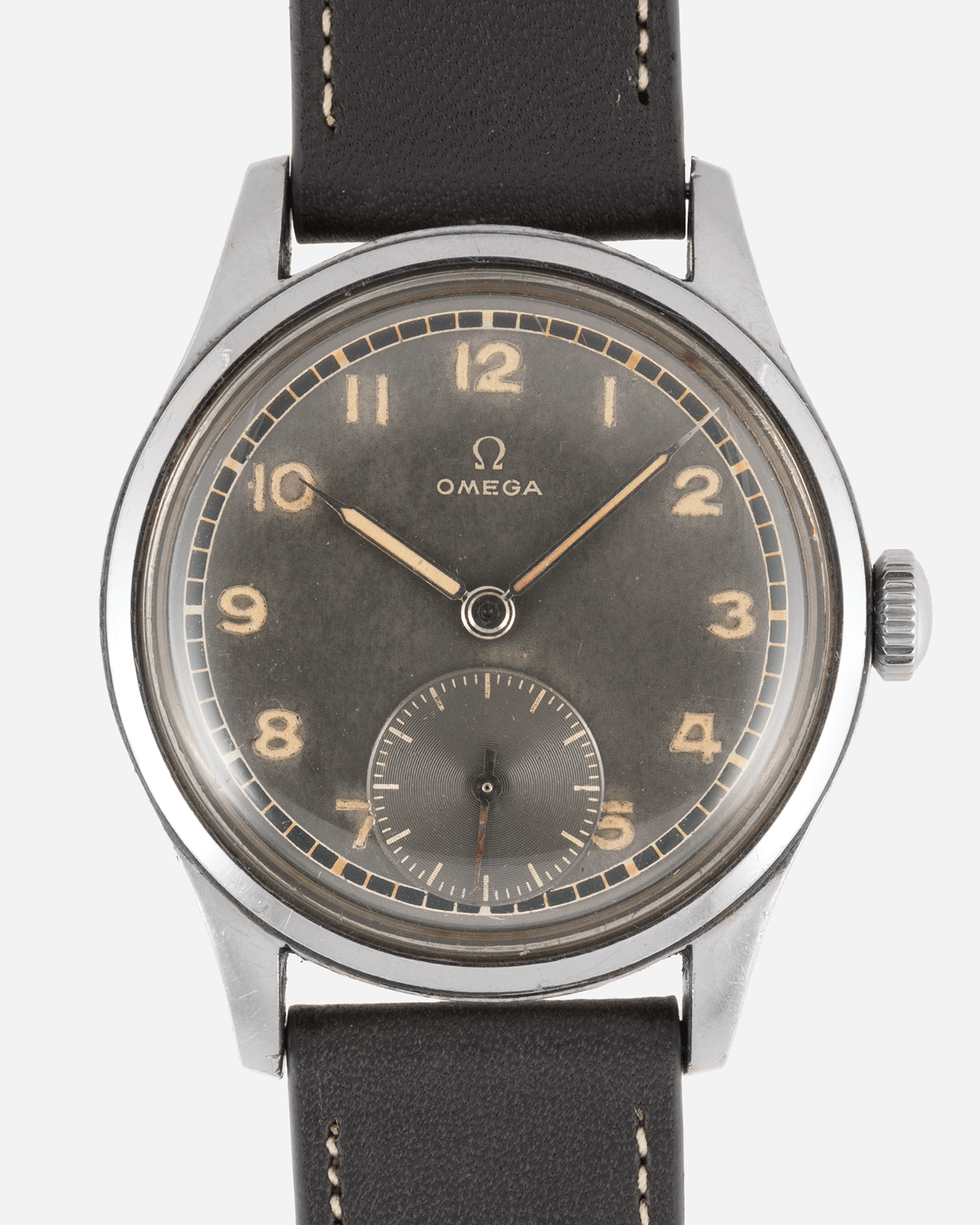 Brand: Omega Year: Approx 1944 Reference Number: 2400-4 Serial Number: 1057XXXX Material: Stainless Steel Movement: Omega 30T2 Case Diameter: 35mm Lug Width: 18mm Bracelet: Nostime Elephant Grey Smooth Calf