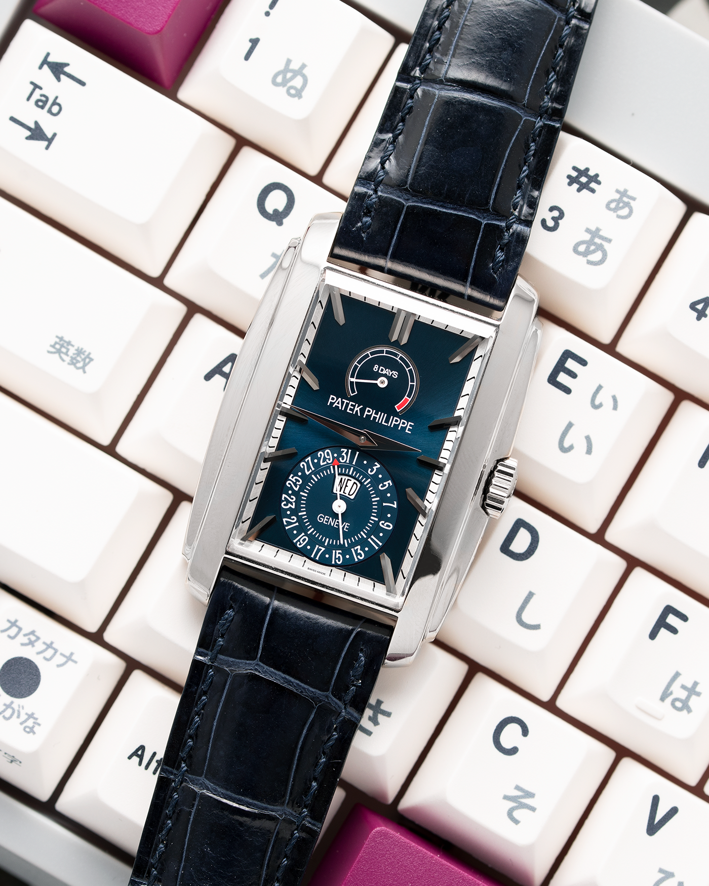 Patek philippe 5200 hotsell
