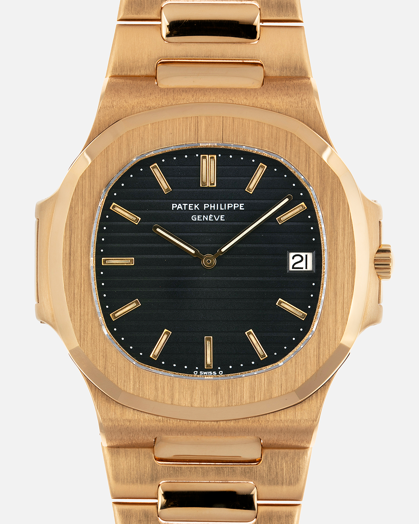 Brand: Patek Philippe Year: 1980’s Model: Nautilus Reference Number: 3700J Material: 18k Yellow Gold Movement: Cal. 28-255C Case Diameter: 40mm Bracelet: 18k Yellow Gold Patek Philippe Integrated Stainless Steel Bracelet