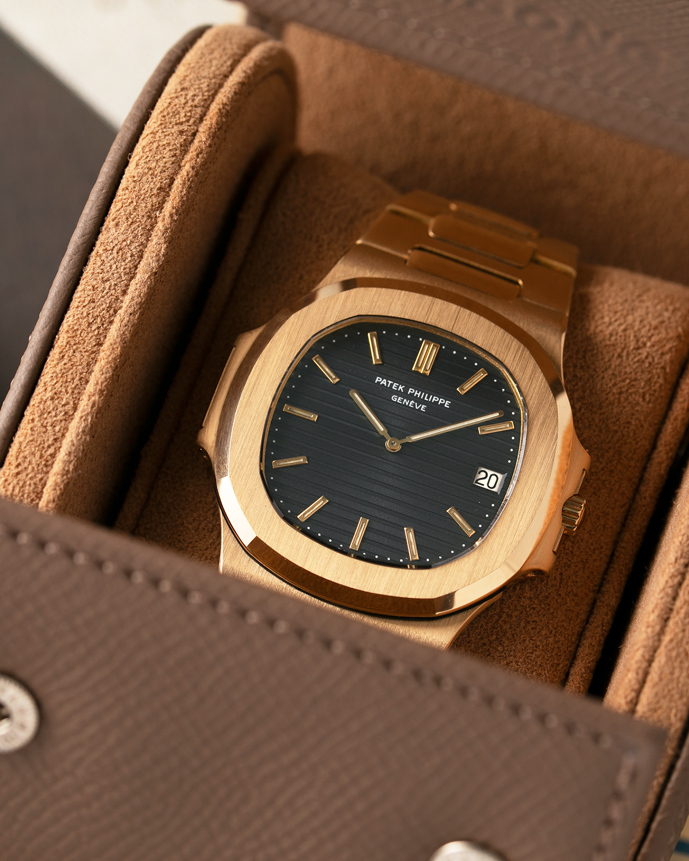 Patek philippe 2025 5711 gold price