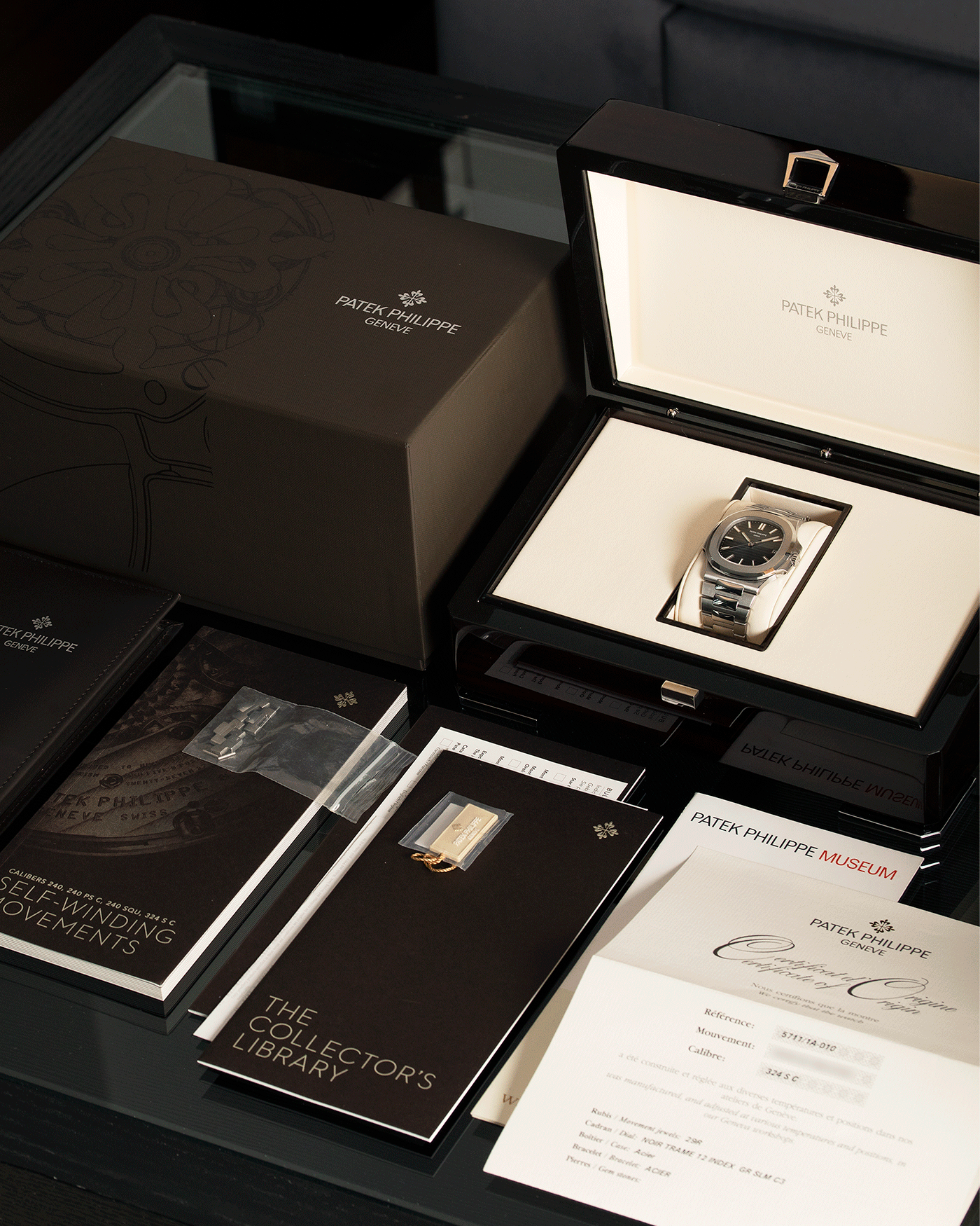 Patek philippe on sale nautilus box