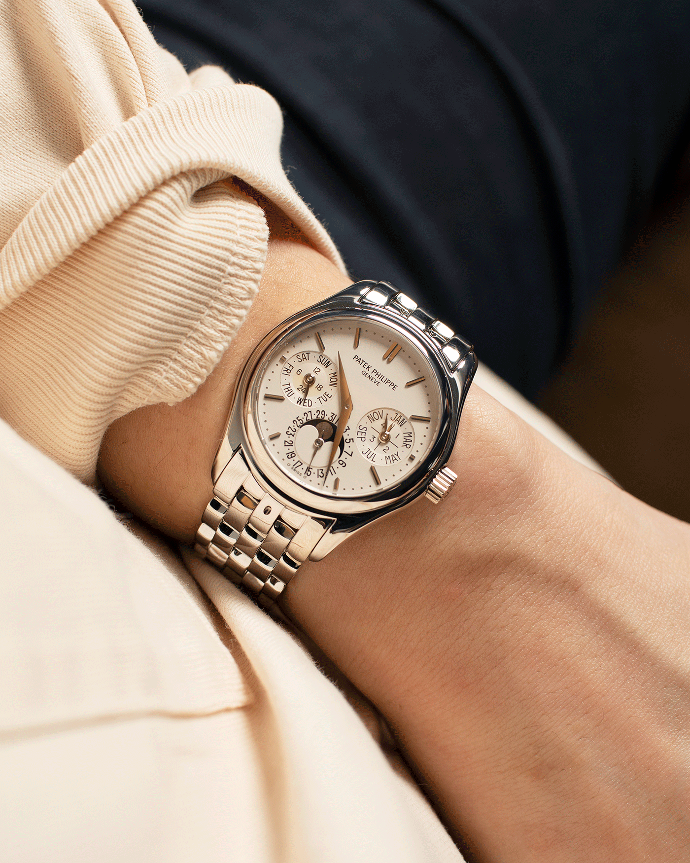 Brand: Patek Philippe Year: 2006 Model: Perpetual Calendar Reference Number: 5136G Material: 18k White Gold Movement: Cal 240Q Case Diameter: 37mm Bracelet: 18k White Gold Patek Philippe Bracelet