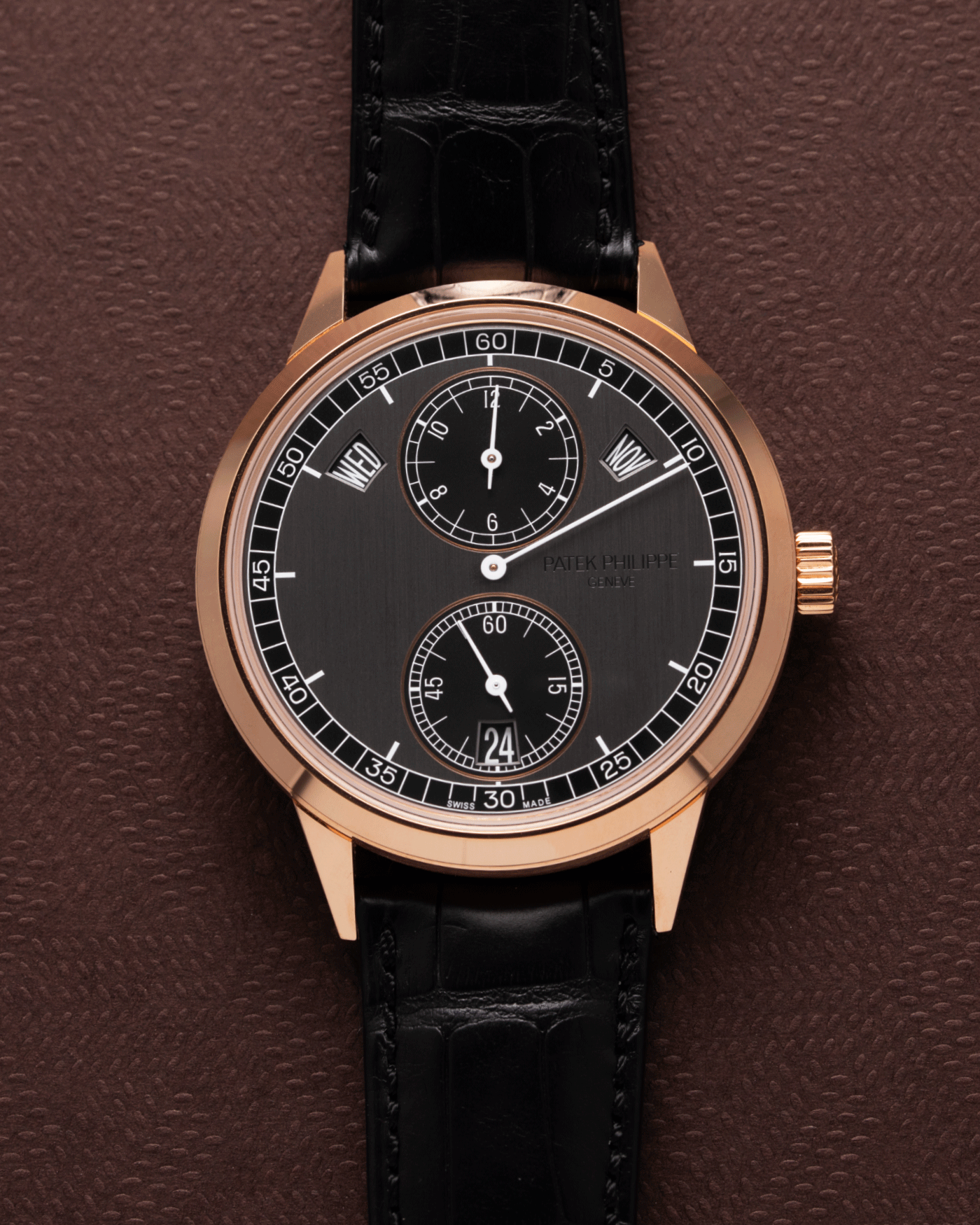 Brand: Patek Philippe Year: 2021 Model: Regulator Annual Calendar Reference Number: 5235R Material: 18k Rose Gold Movement: Cal. 31-260 REG QA Case Diameter: 40.5mm Bracelet: Patek Philippe Black Alligator Strap with 18k Rose Gold Patek Philippe Tang Buckle