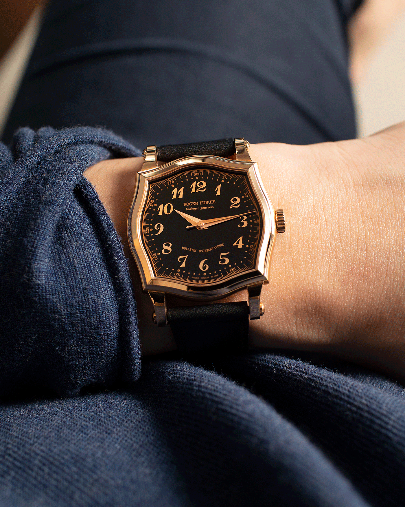 Brand: Roger Dubuis Year: 2000’s Model: Sympathie 37 Material: 18k Yellow Gold Movement: Cal RD 57 Case Diameter: 37mm Strap: Nostime Black French Calf Leather and 18k Yellow Gold Roger Dubuis Tang Buckle