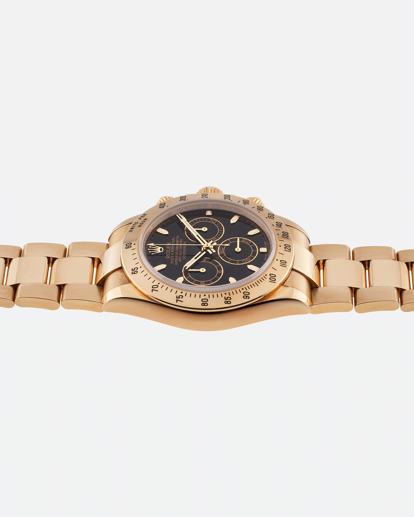 Brand: Rolex Year: 2009 Model: Daytona Reference: 116528 Material: 18k Yellow Gold Movement: Calibre 4130 Case Diameter: 40mm Strap: 18k Yellow Gold Rolex Oyster Bracelet