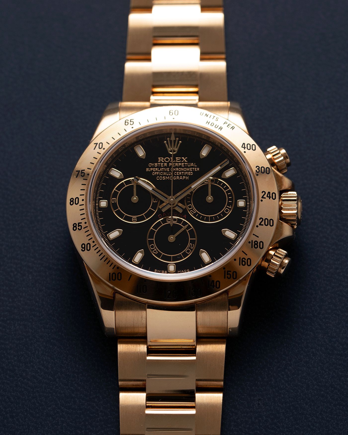 Brand: Rolex Year: 2009 Model: Daytona Reference: 116528 Material: 18k Yellow Gold Movement: Calibre 4130 Case Diameter: 40mm Strap: 18k Yellow Gold Rolex Oyster Bracelet